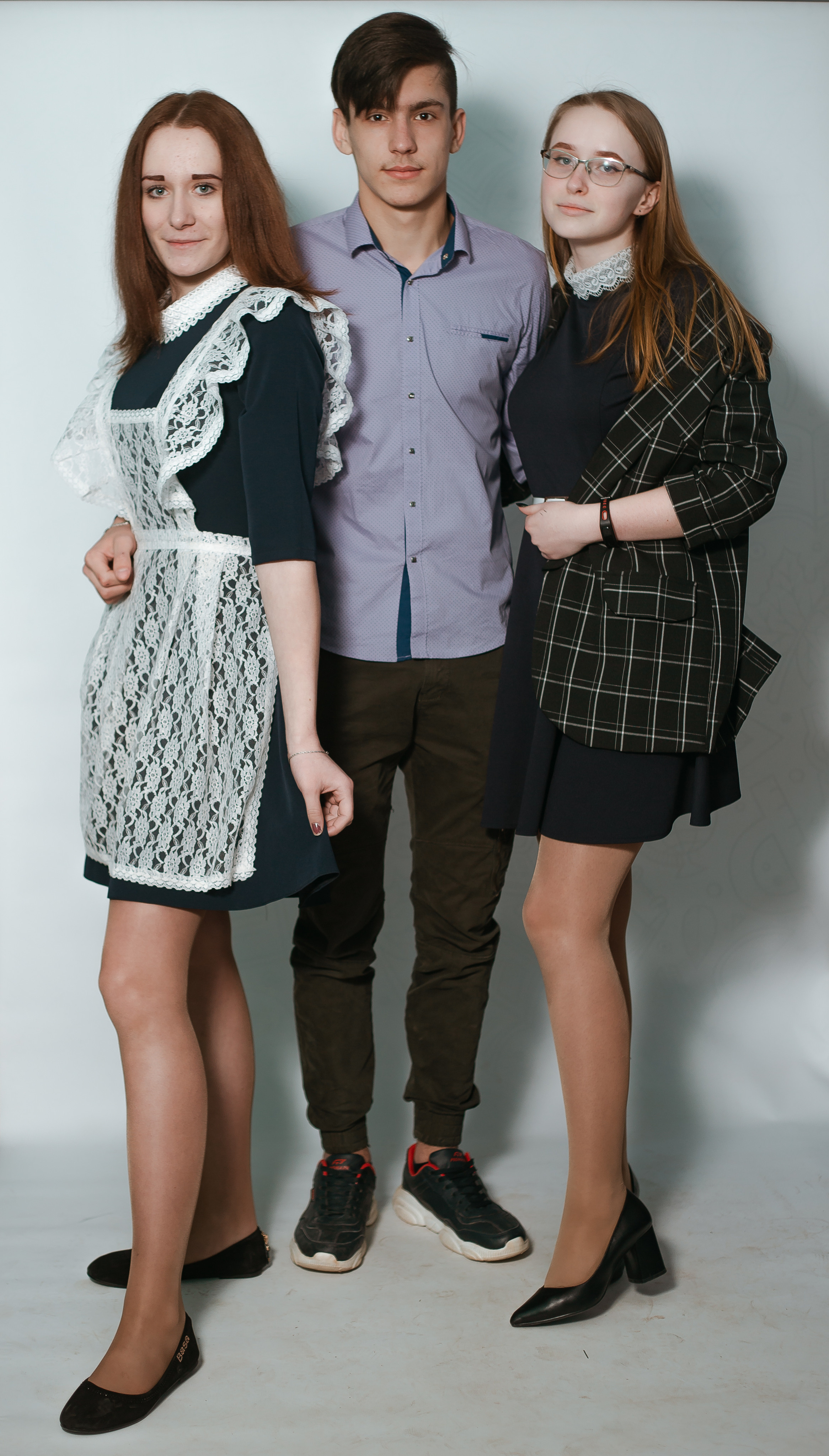 Средняя школа, 9 класс. Студия выпускных альбомов Остров