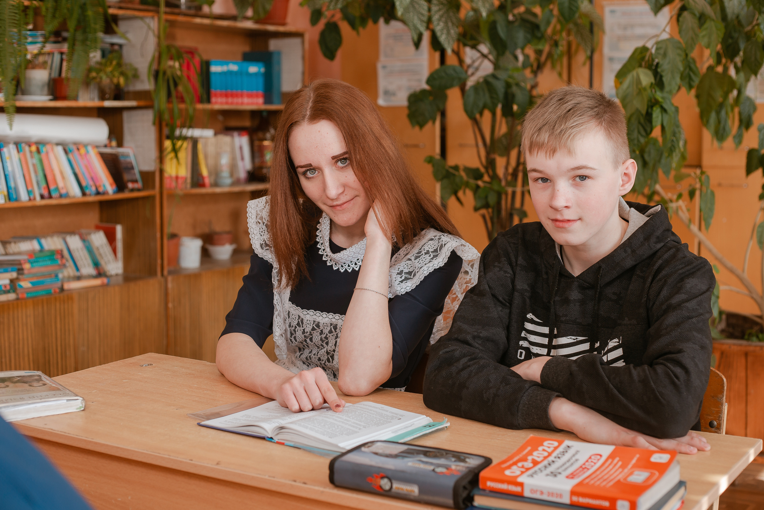 Средняя школа, 9 класс. Студия выпускных альбомов Остров