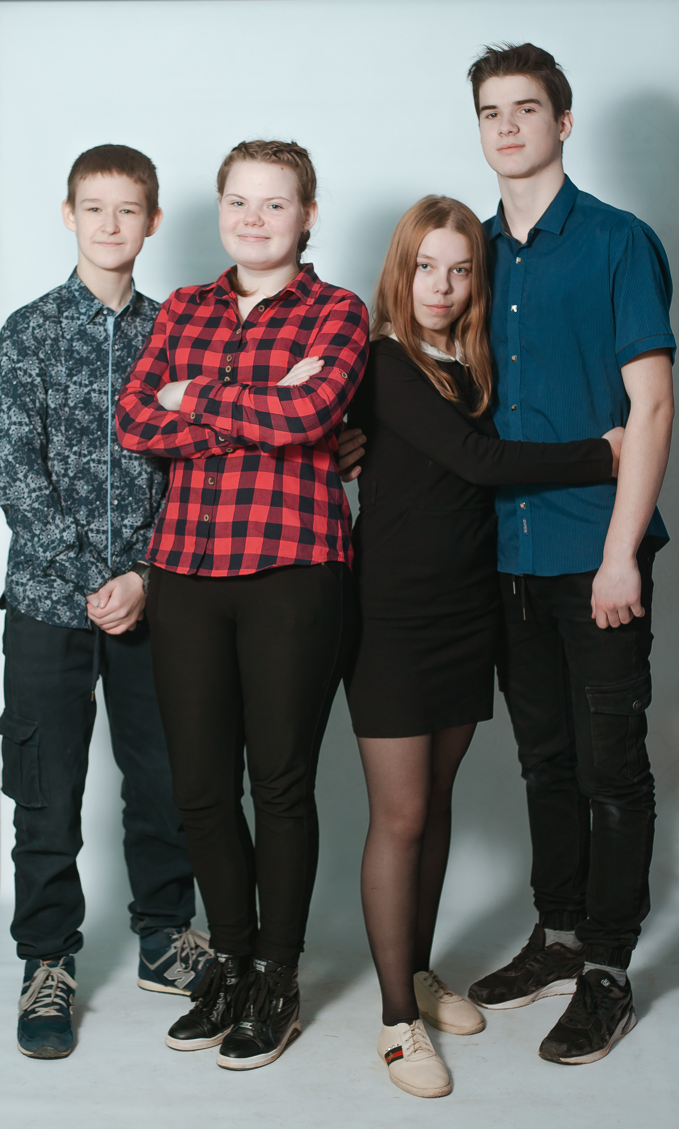 Средняя школа, 9 класс. Студия выпускных альбомов Остров