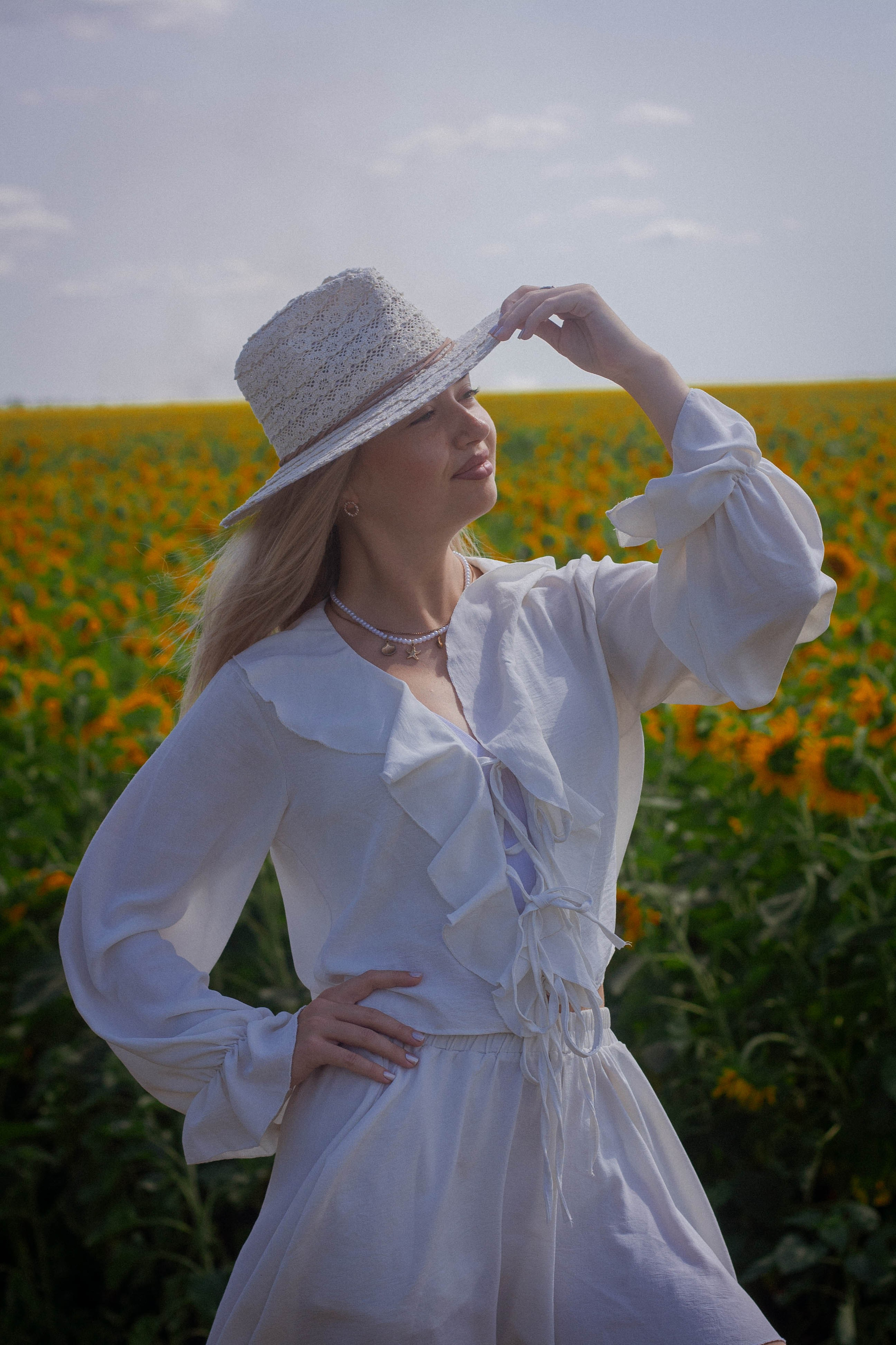 Настроение: уйти в поле с подсолнухами. Портретный фотограф в Саратове