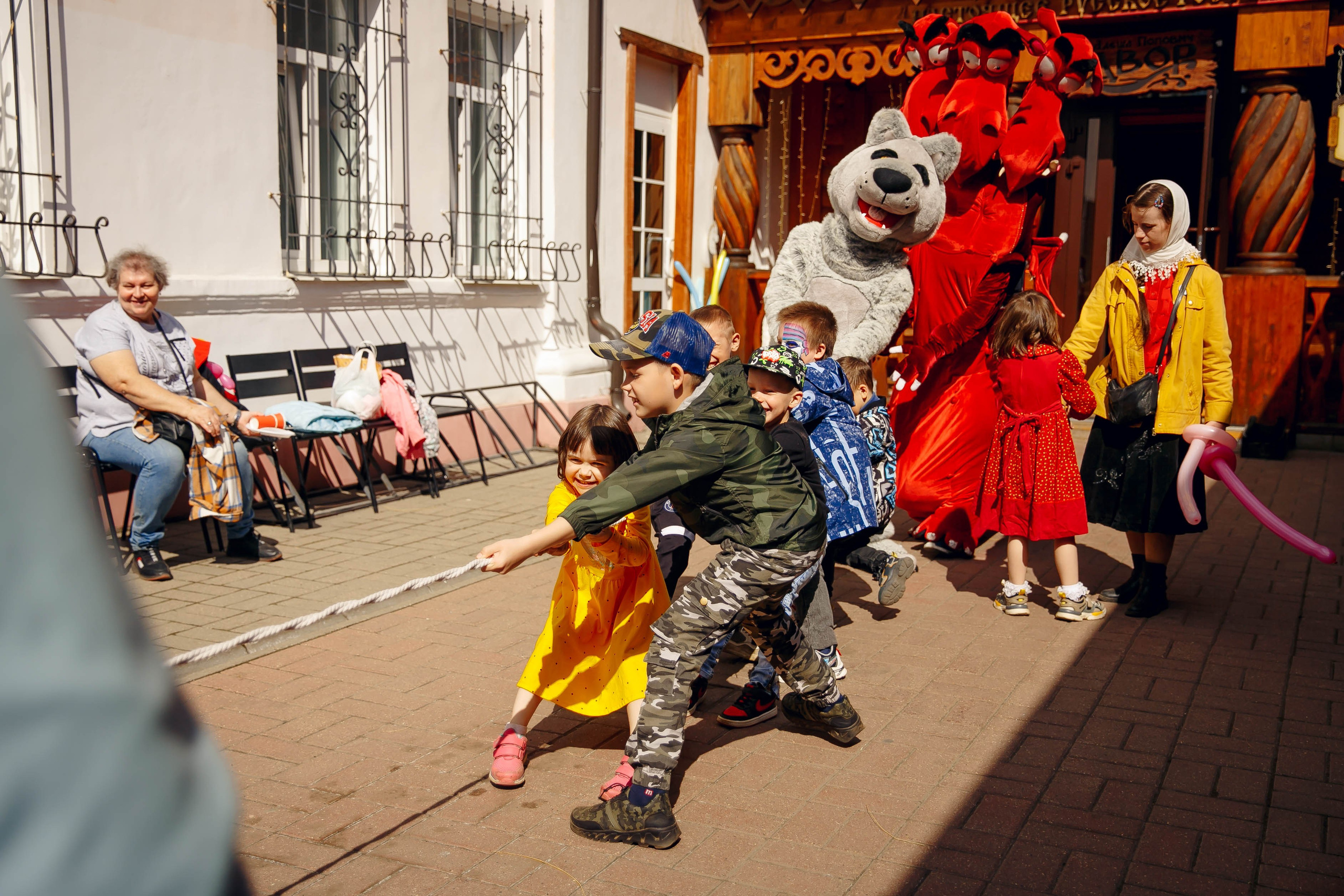 Алеша попович двор. Ваш репортажный фотограф Артемий Антонов