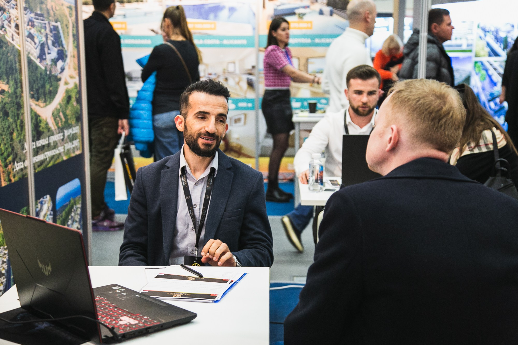 Выставки. Профессиональный фотограф Евгений Земцов в Москве. Контент съемка, репортаж мероприятий, бизнес портреты