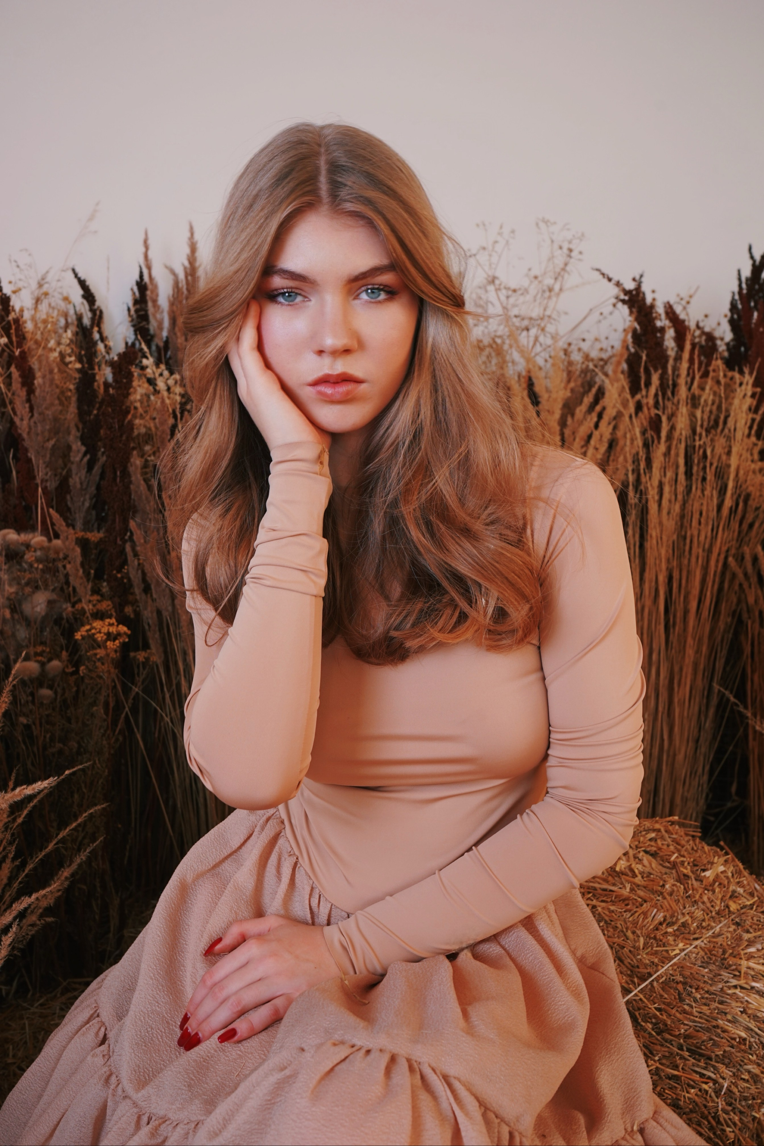 София, студия. Женский фотограф в Москве Уварова Анастасия