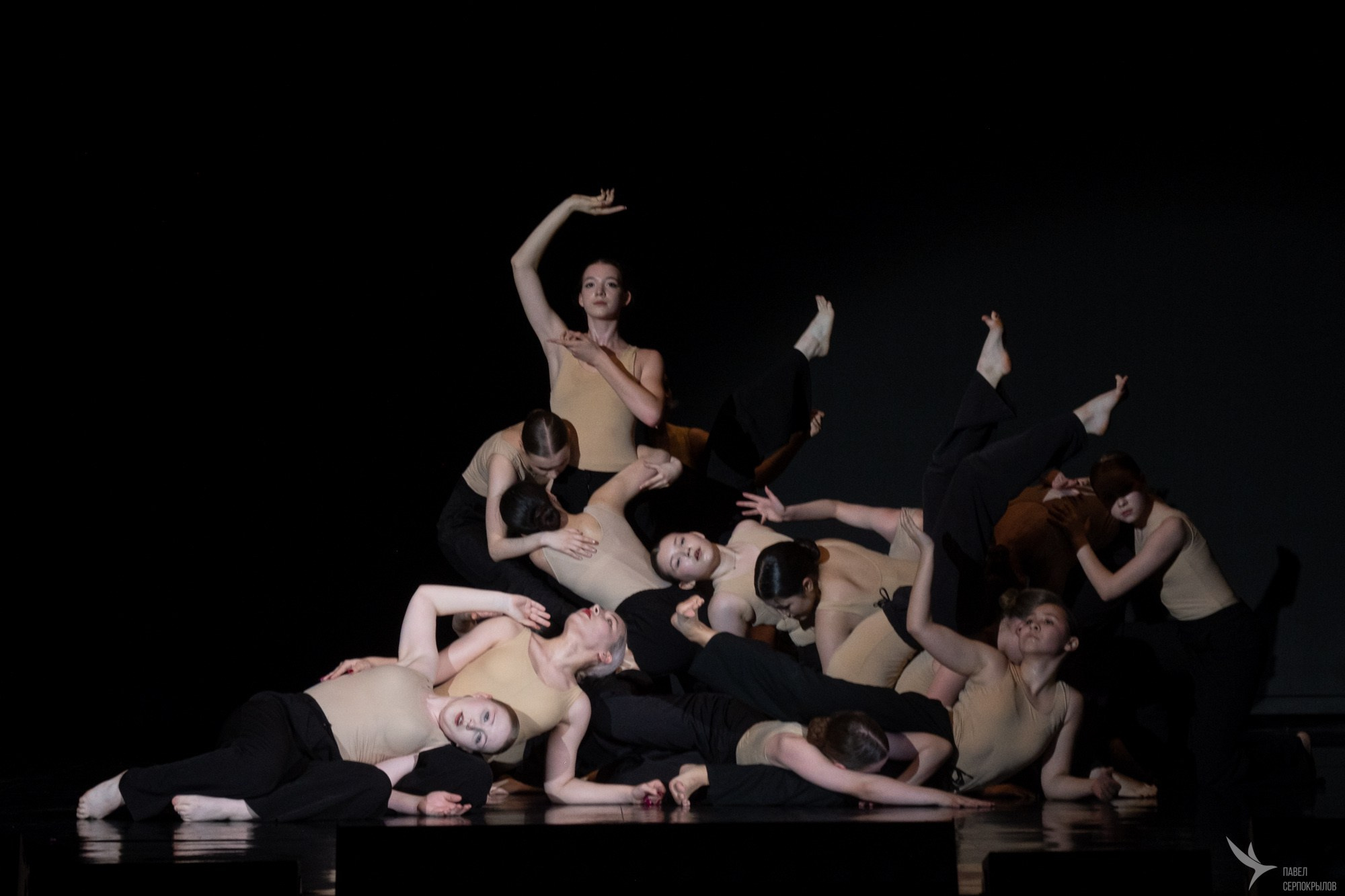 Концерт народного хореографического коллектива «Виктория». Репортажный фотограф в Казани Павел Серпокрылов