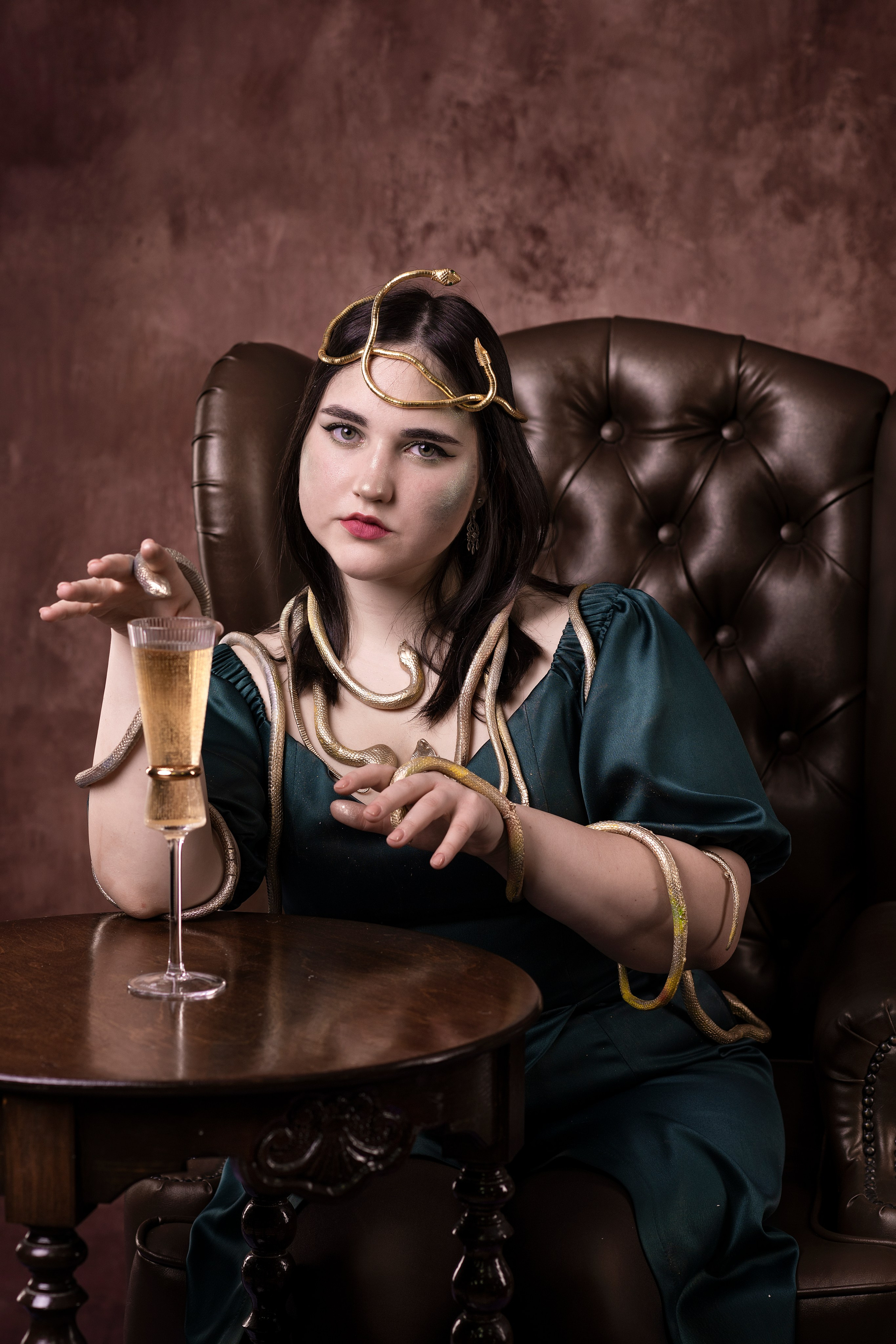 Повелительница змей. Главная