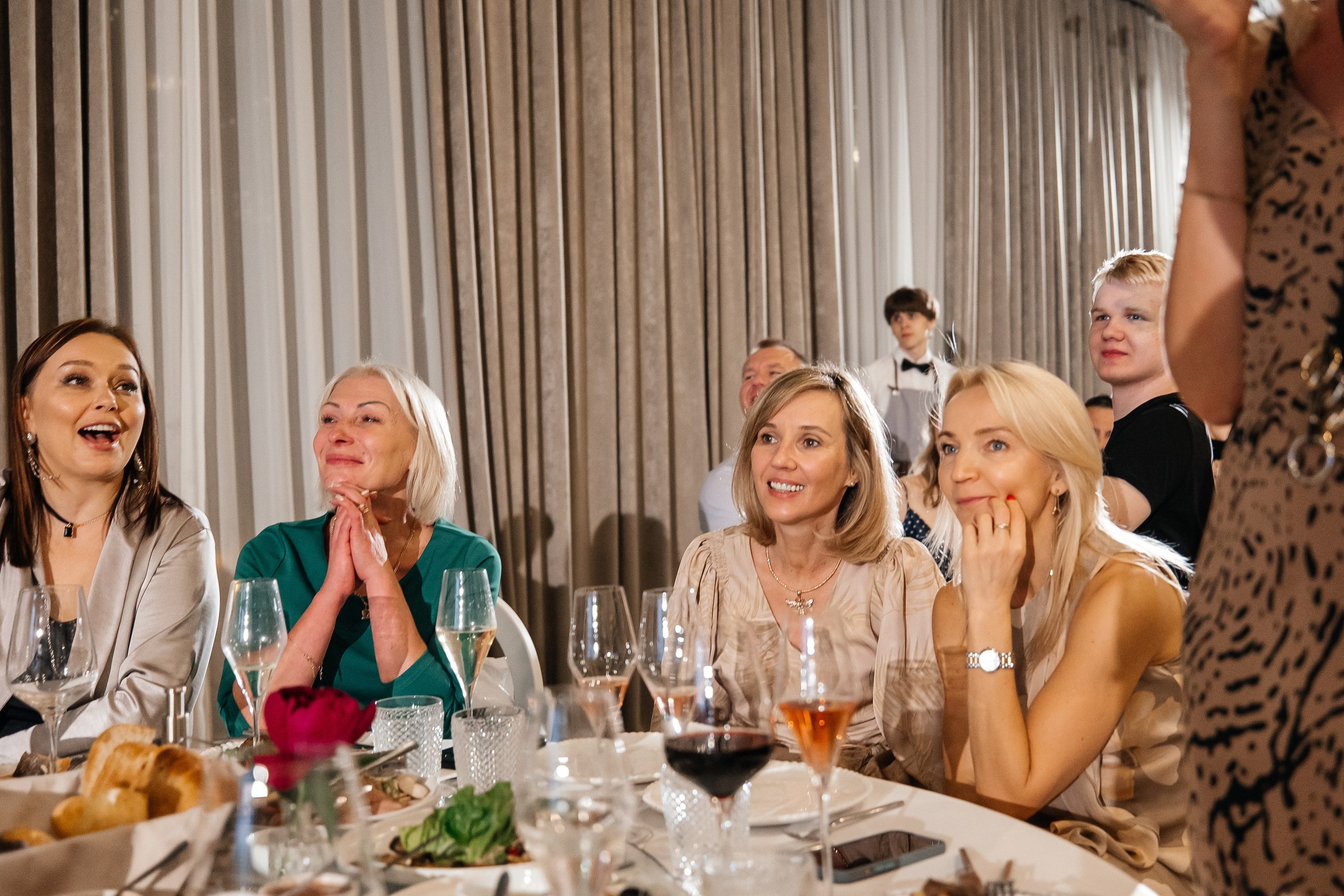 2023-06-23 Выпускной МБОУ СОШ № 10. Фотограф в Красноярске