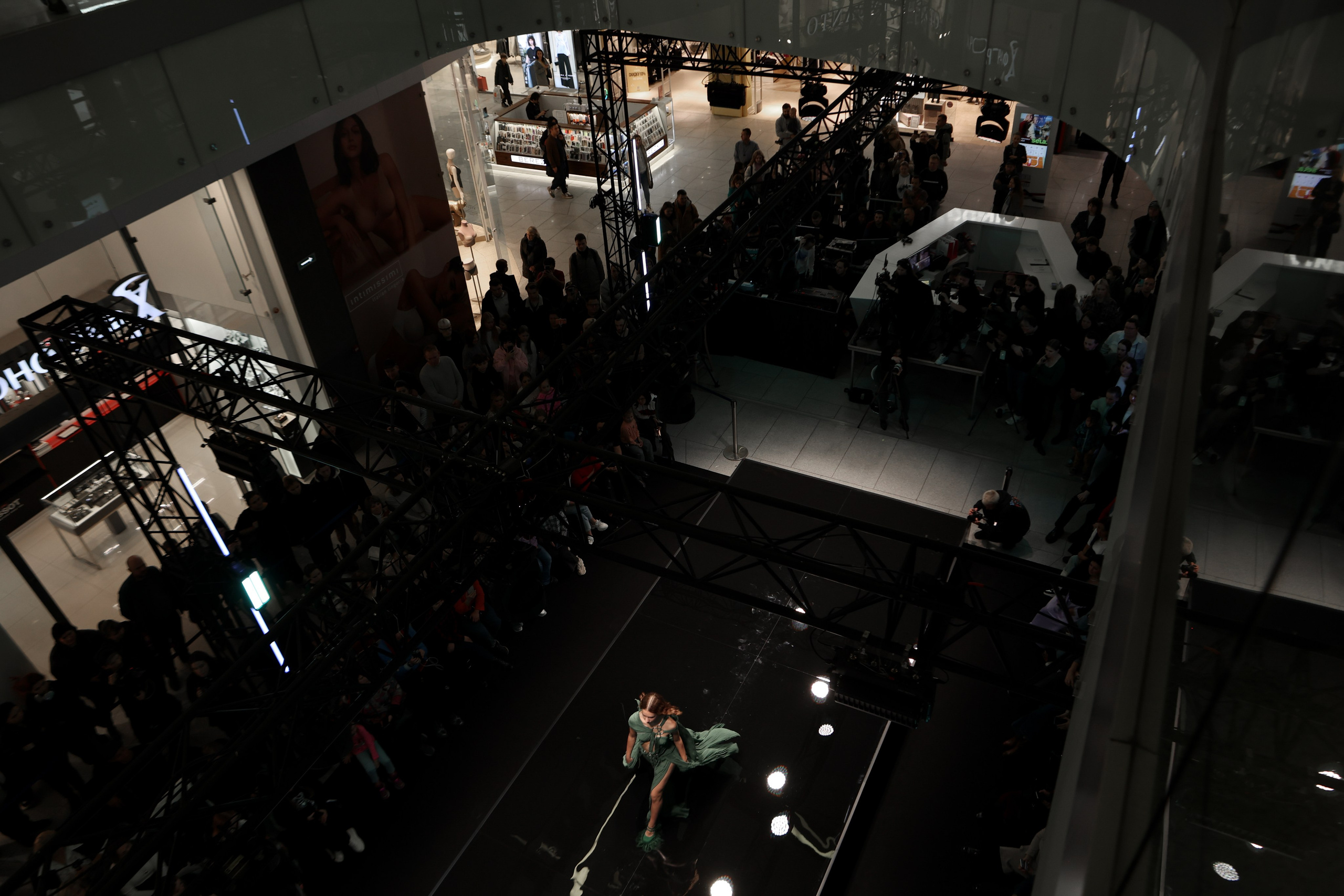 Санкт-Петербург " На яркой стороне» Охта Молл 2024. Свадебный фотограф FOTOKEYT