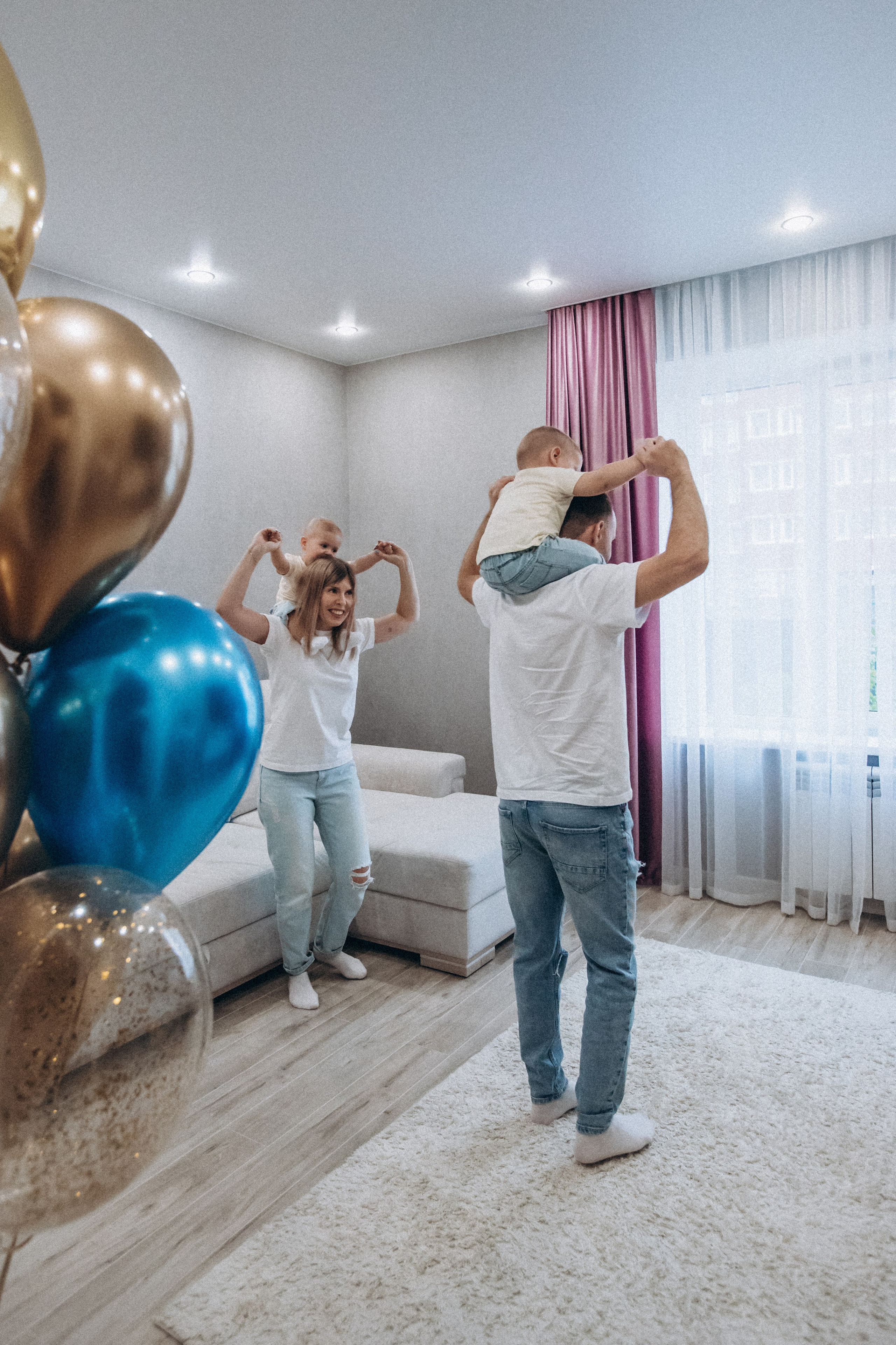 Семья Суворовых. Семейный фотограф Нижневартовск Тюмень Ефимова Ирина