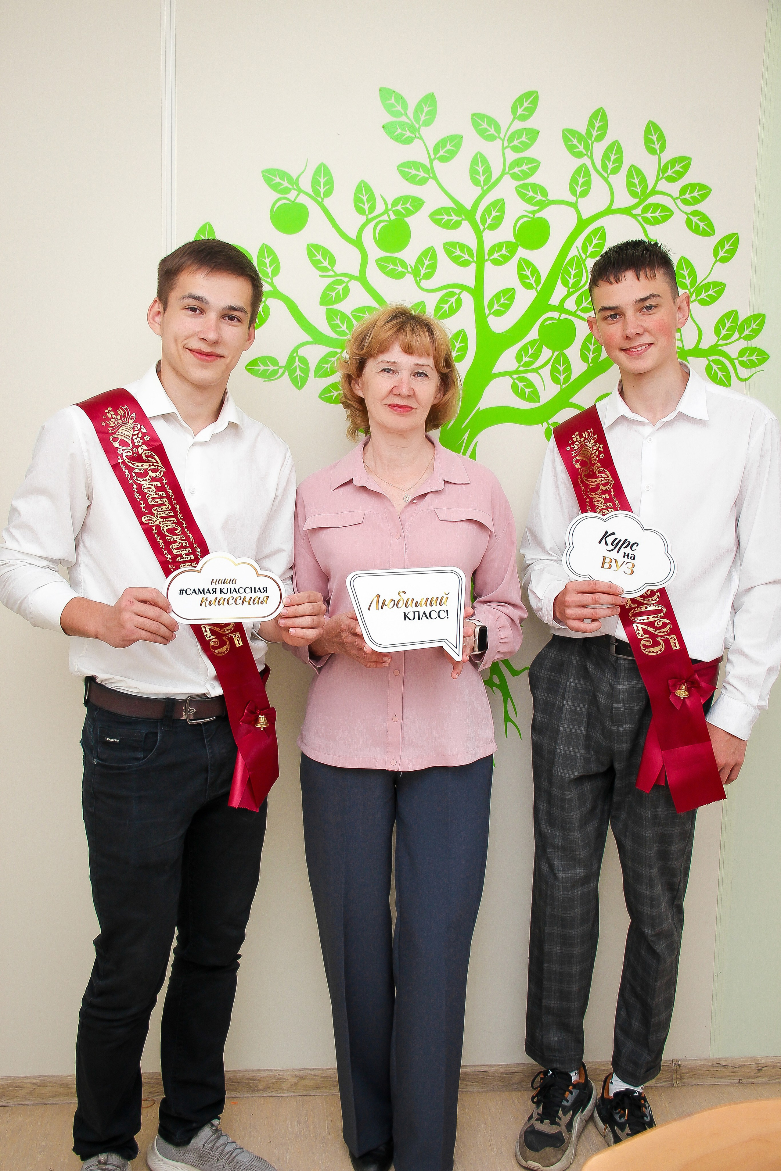 9-11 классы СЪЁМКИ ВЫПУСКНЫХ И ПОСЛЕДНИХ ЗВОНКОВ. Выпускные альбомы для школ и Детских садов в Барнауле /Выпускные/Свадебные/Детские/Семейные и др. виды съёмок /Фотограф Вера Валейко