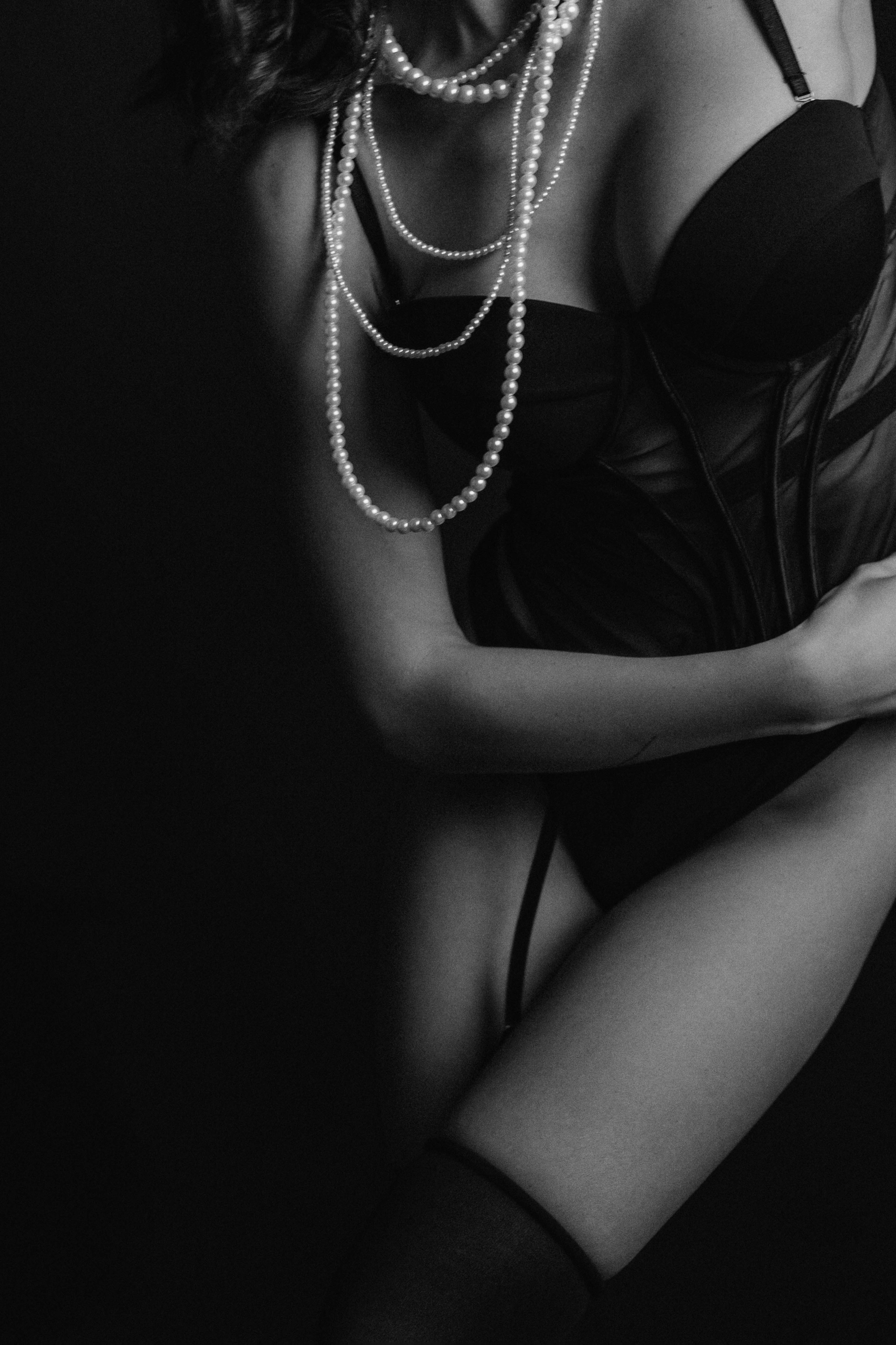 Ангелина. Белье и черный фон. Фотограф в Москве Ольга Сатони