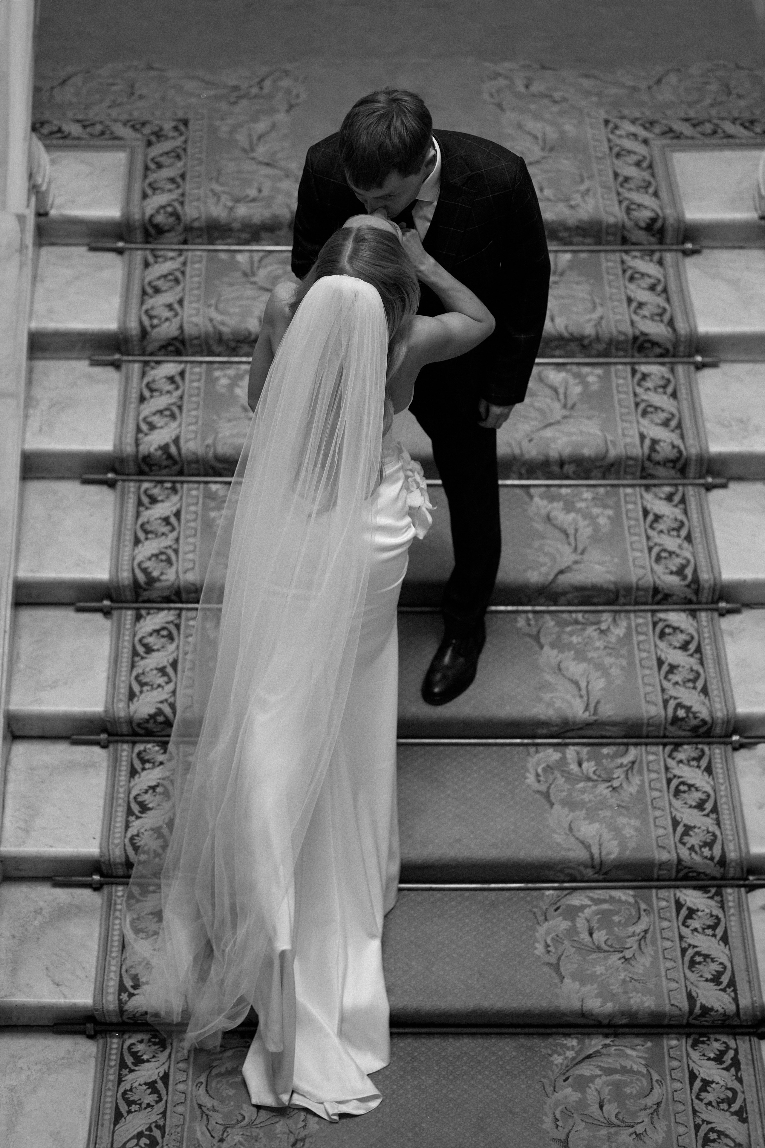 Свадебная фотосессия в Дворце Бракосочетания № 1. Сестры Карабаза. Фотографы и ретушеры в Москве и Санкт-Петербурге