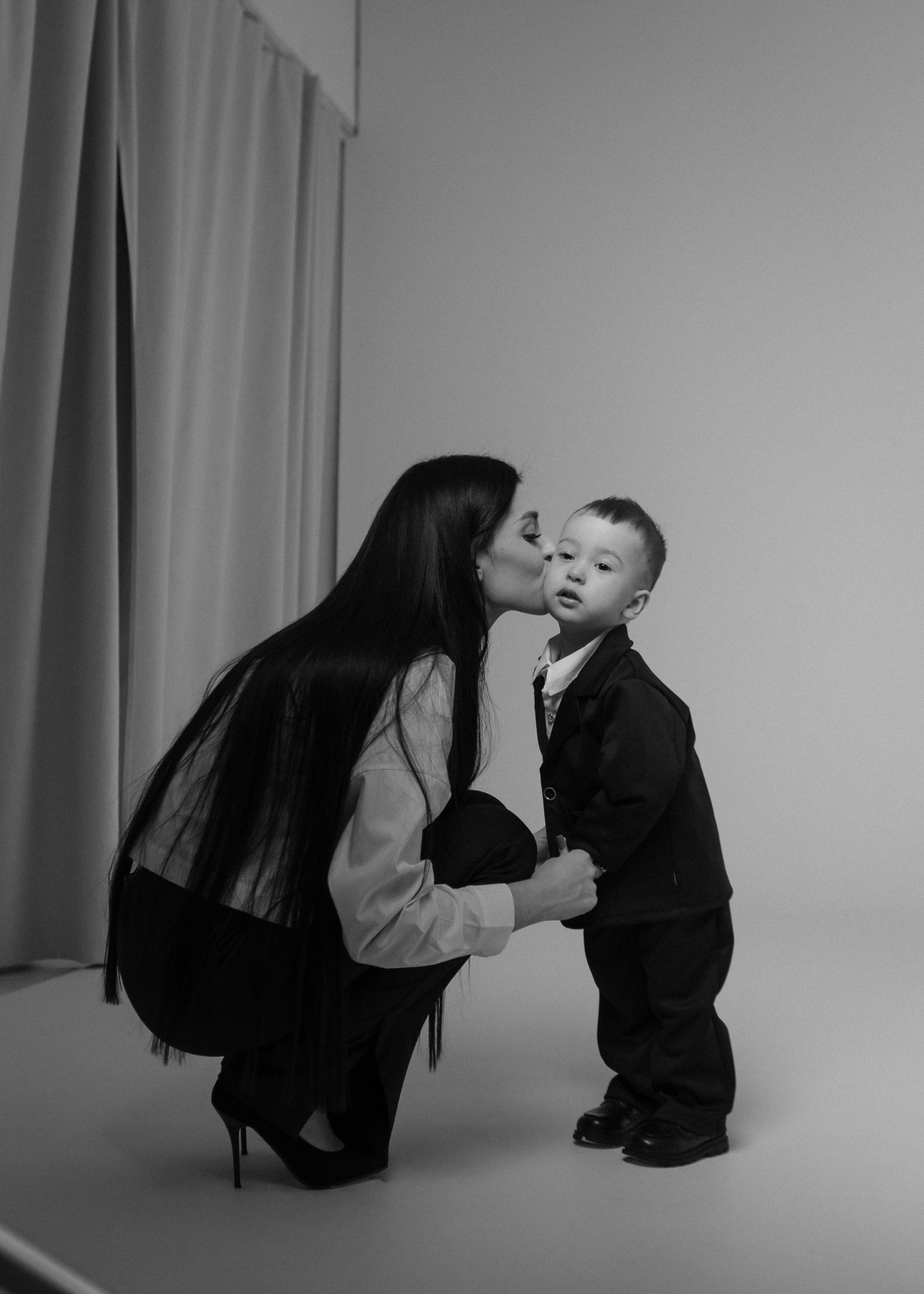 Эмиру 2 годика (на циклораме). Семейный фотограф Софи Симакова в Волгограде и Волжском