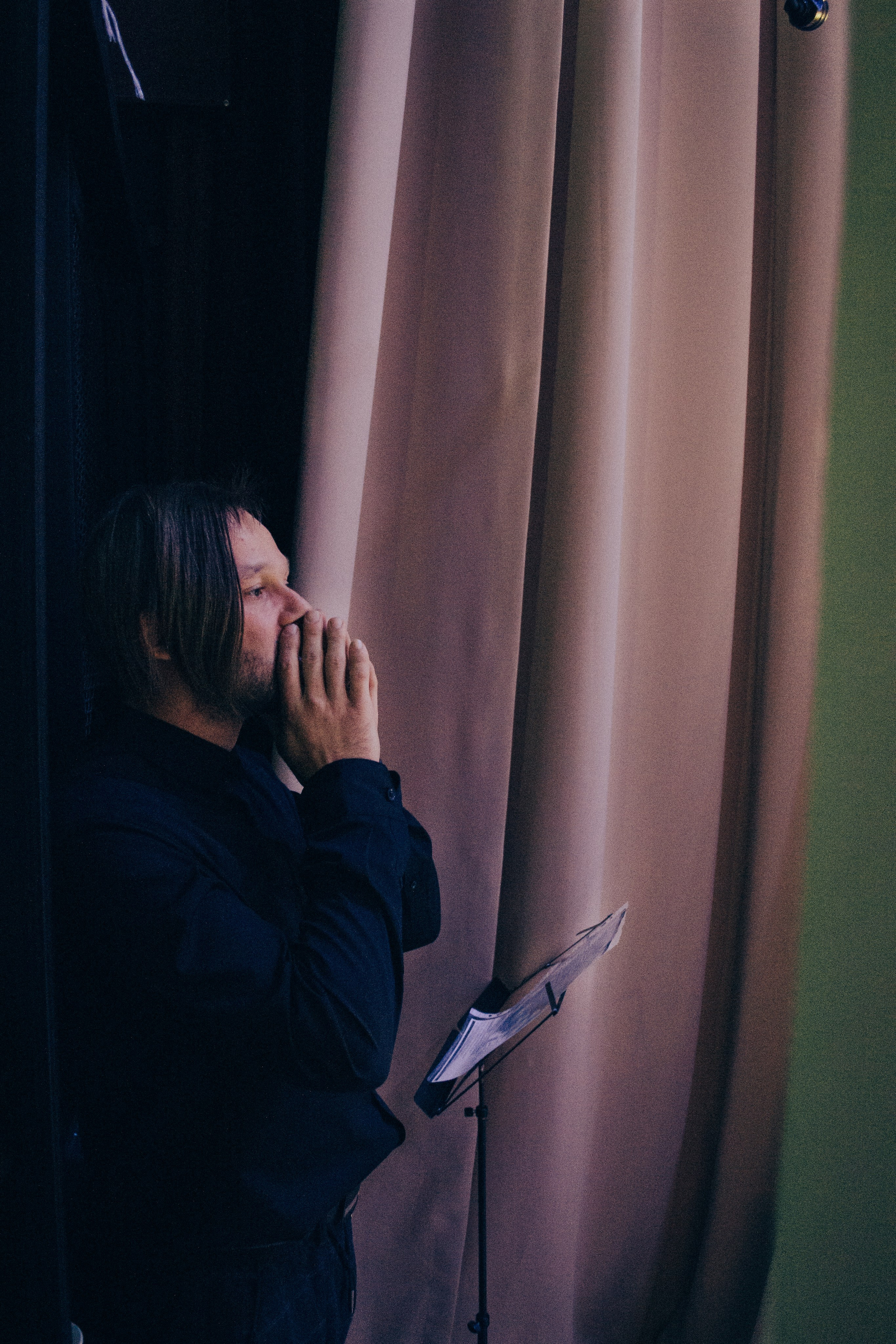 Сцена Народного дома. Фотограф Настя | Экспедиции и лайфстайл