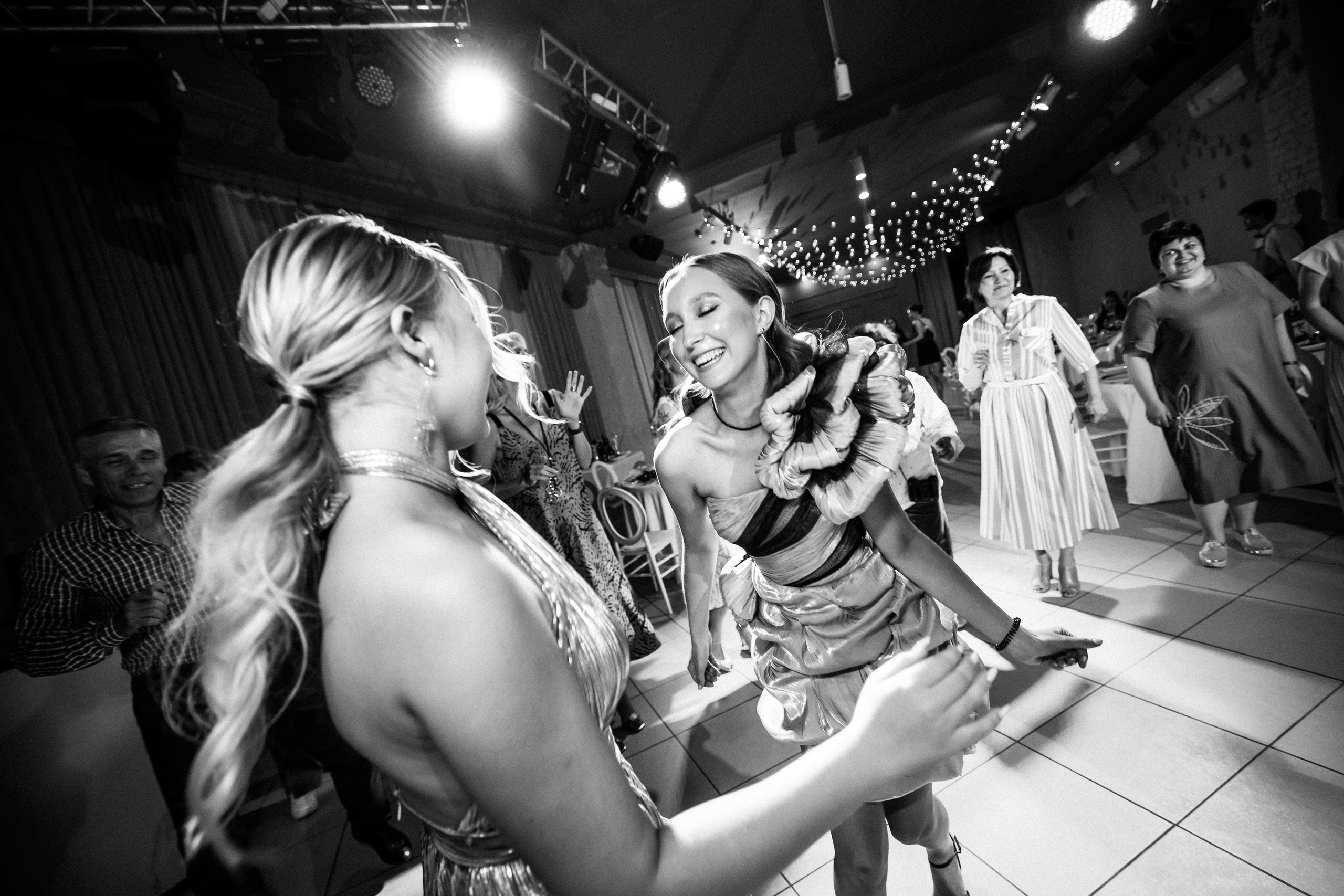 2023-06-23 Выпускной МБОУ СОШ № 10. Фотограф в Красноярске