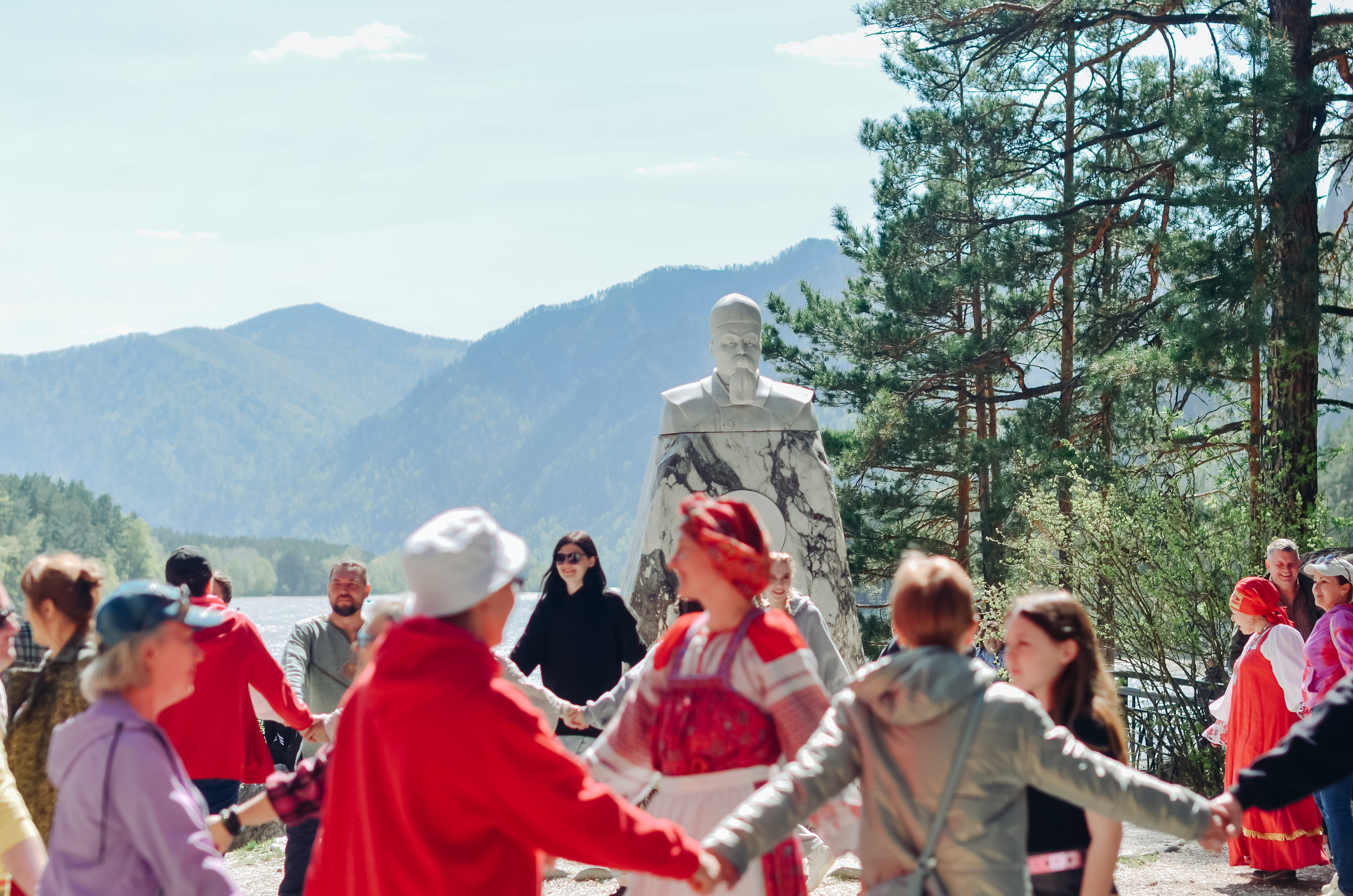 Фестиваль «Цветение Маральника на Алтае 2025». Фоторепортаж. Денисова Аля — фотограф для парных съемок и индивидуальных историй в Барнауле