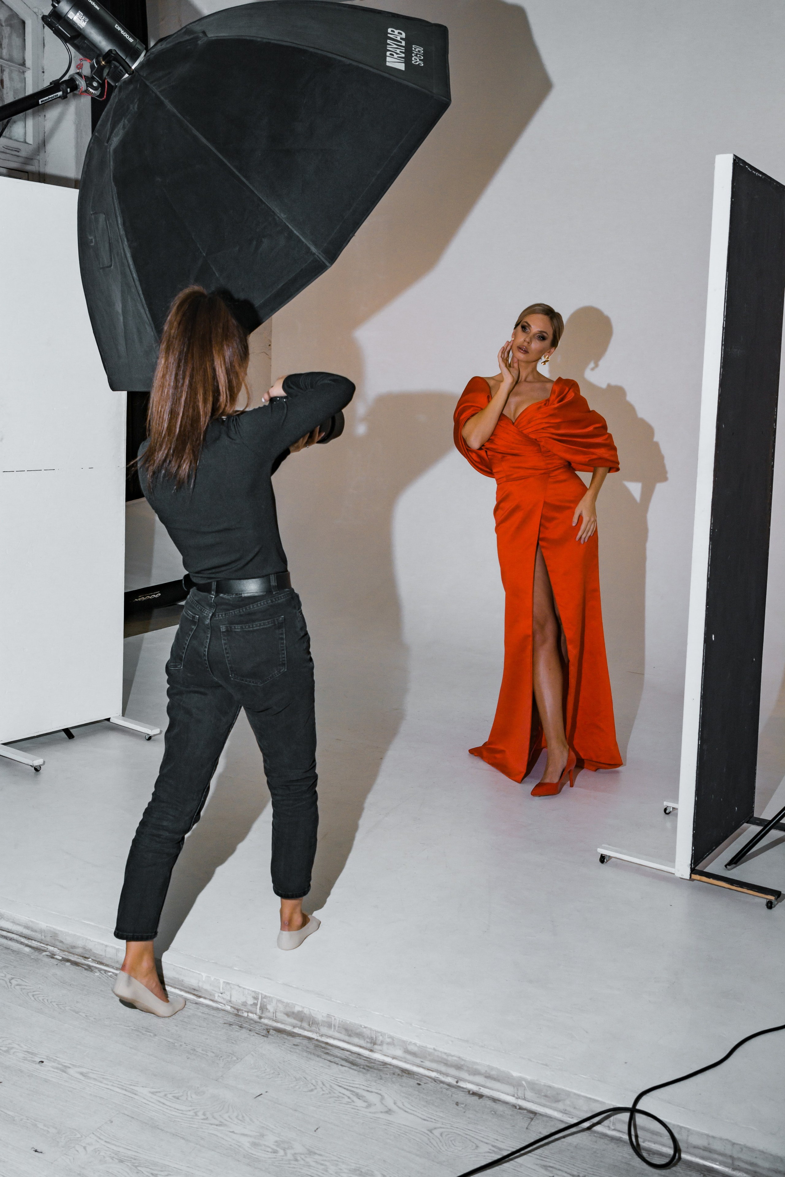 Фэшн-съёмка участниц Миссис Бизнес Гатчина 2023. Портретный фотограф в Санкт-Петербурге Дмитриева Наталия