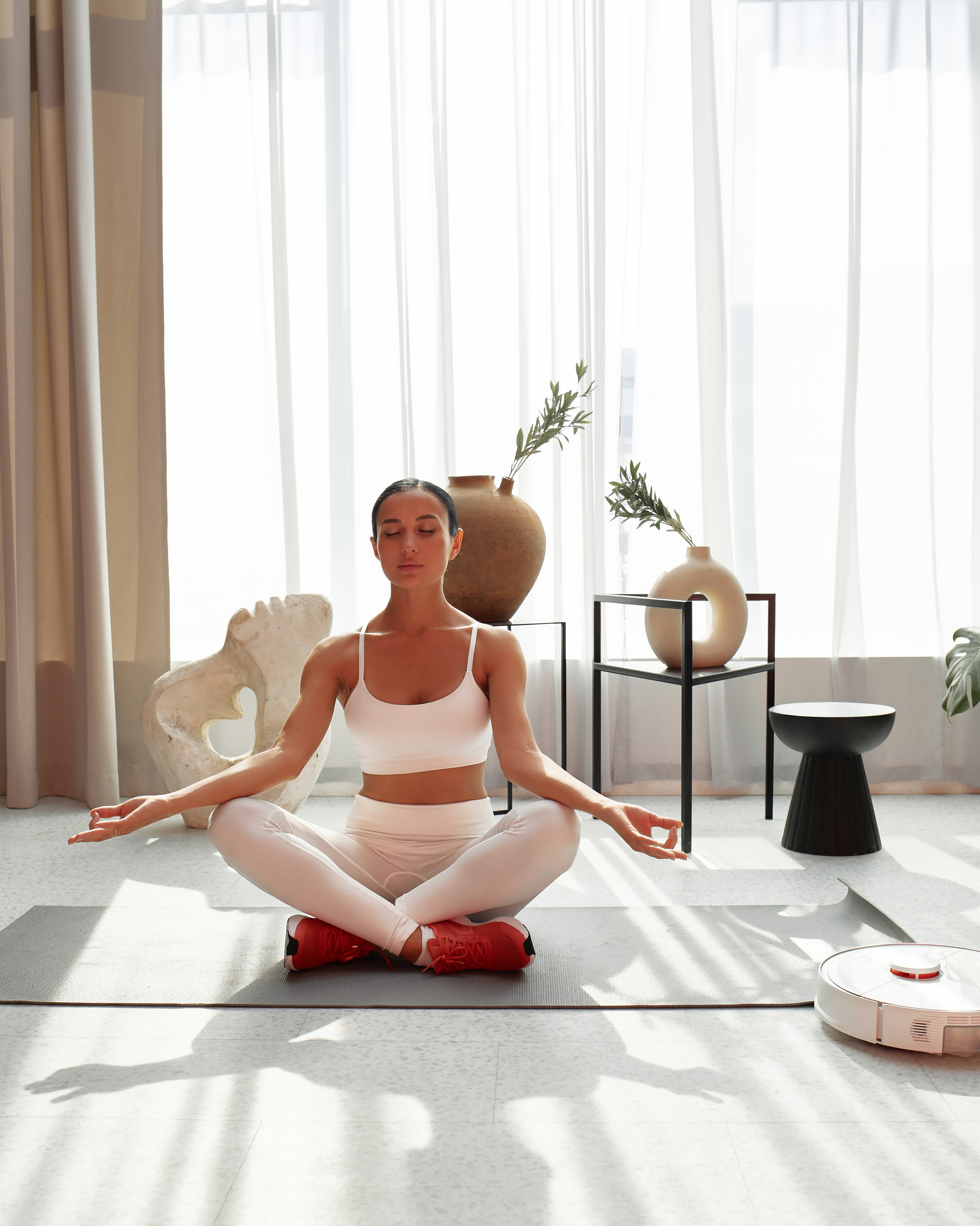 ROBOROCK. Фотограф Sasha Saunder