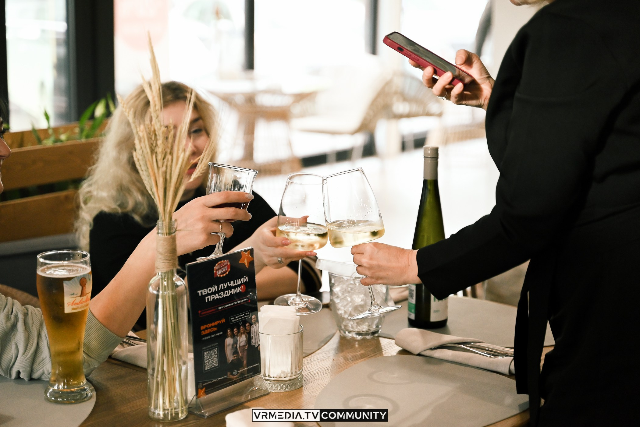 Ресторан «Volna»: Открытия летней веранды «Хочу на дачу»