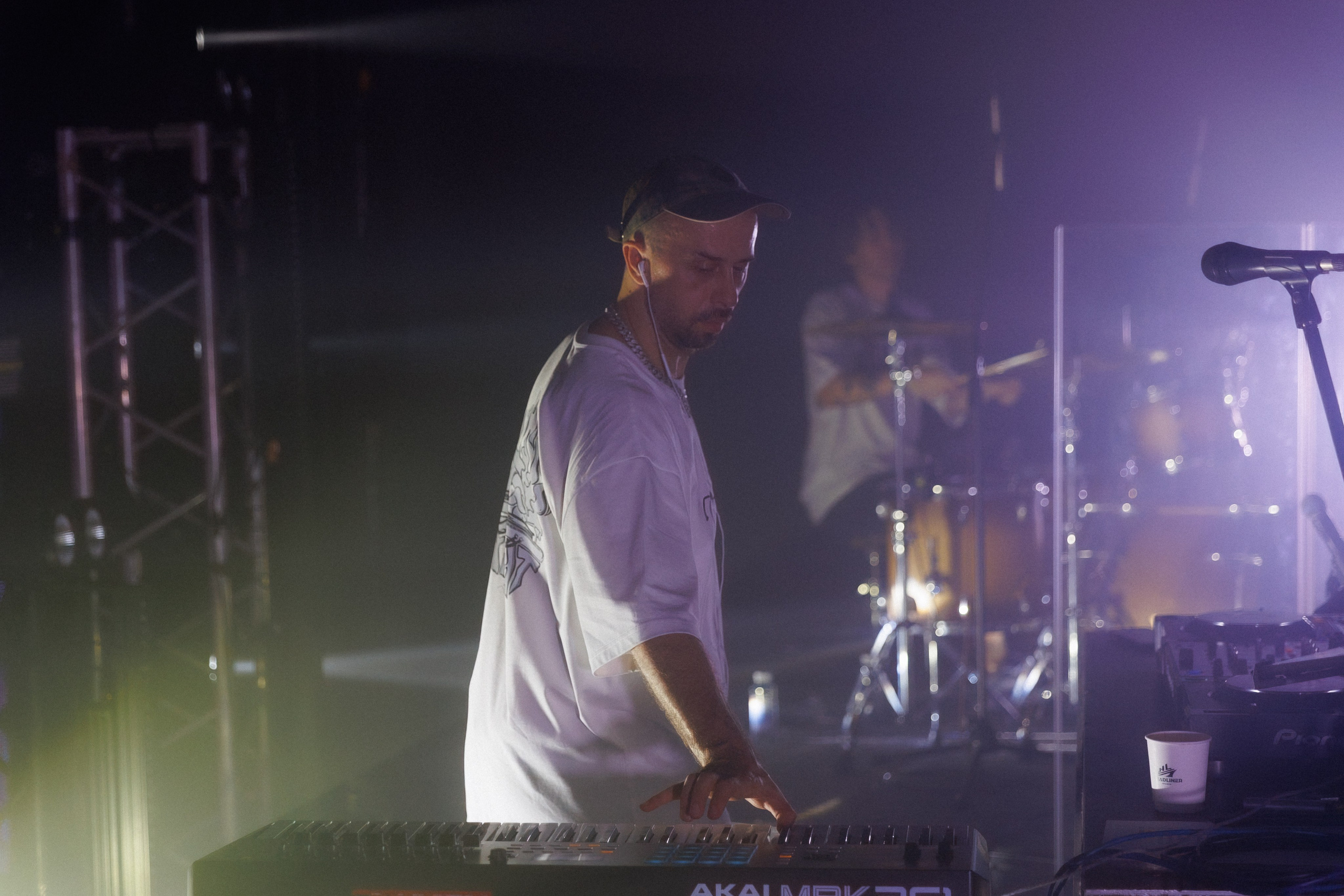 Фотоотчёт и репортаж с концерта группы GAYAZOV$ BROTHER$. Красильников Евгений — профессиональный фотограф в Ростове-на-Дону