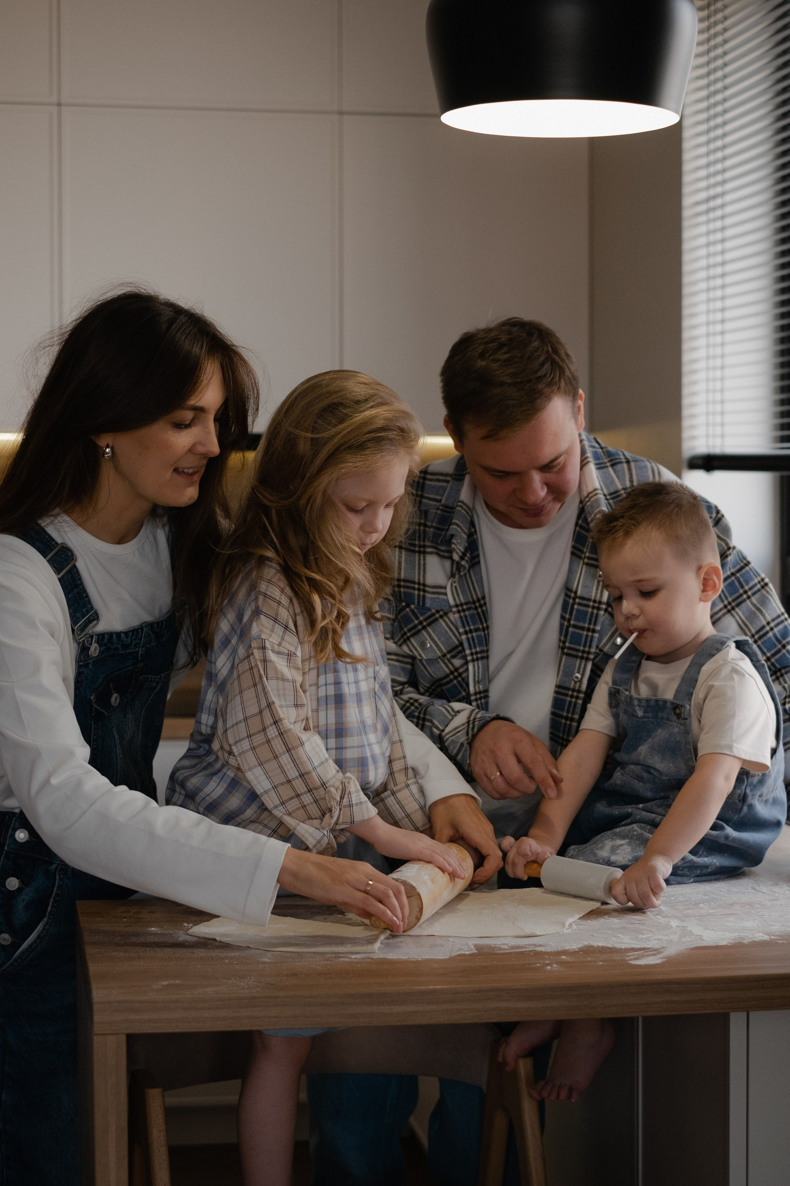 Элла, Кирилл, Алиса и Даниил | домашняя съемка. Фотограф в Новосибирске Диана Ильиных