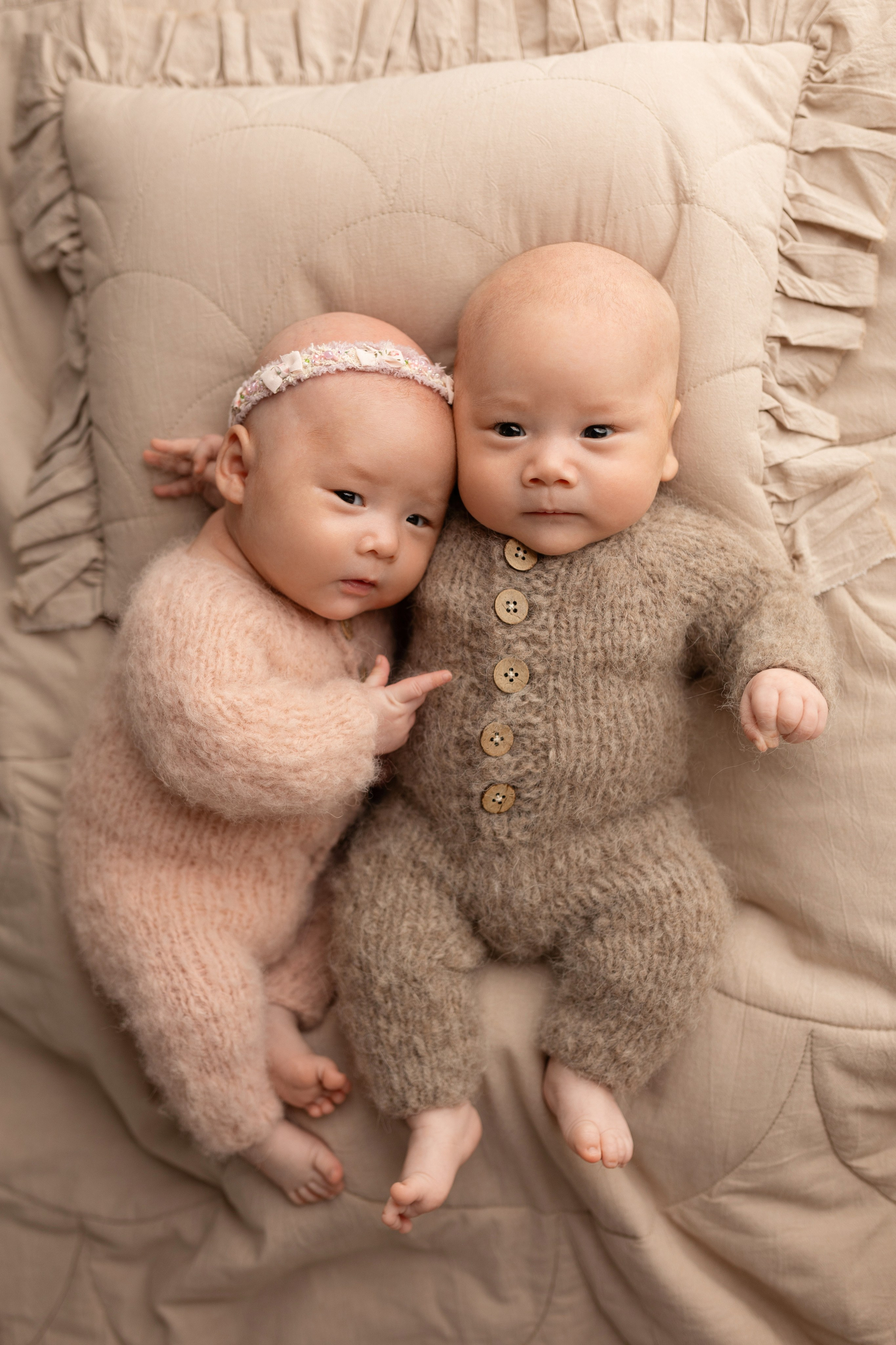 Айару и Амре. Лилия Алтухова — фотограф новорожденных в Москве и области