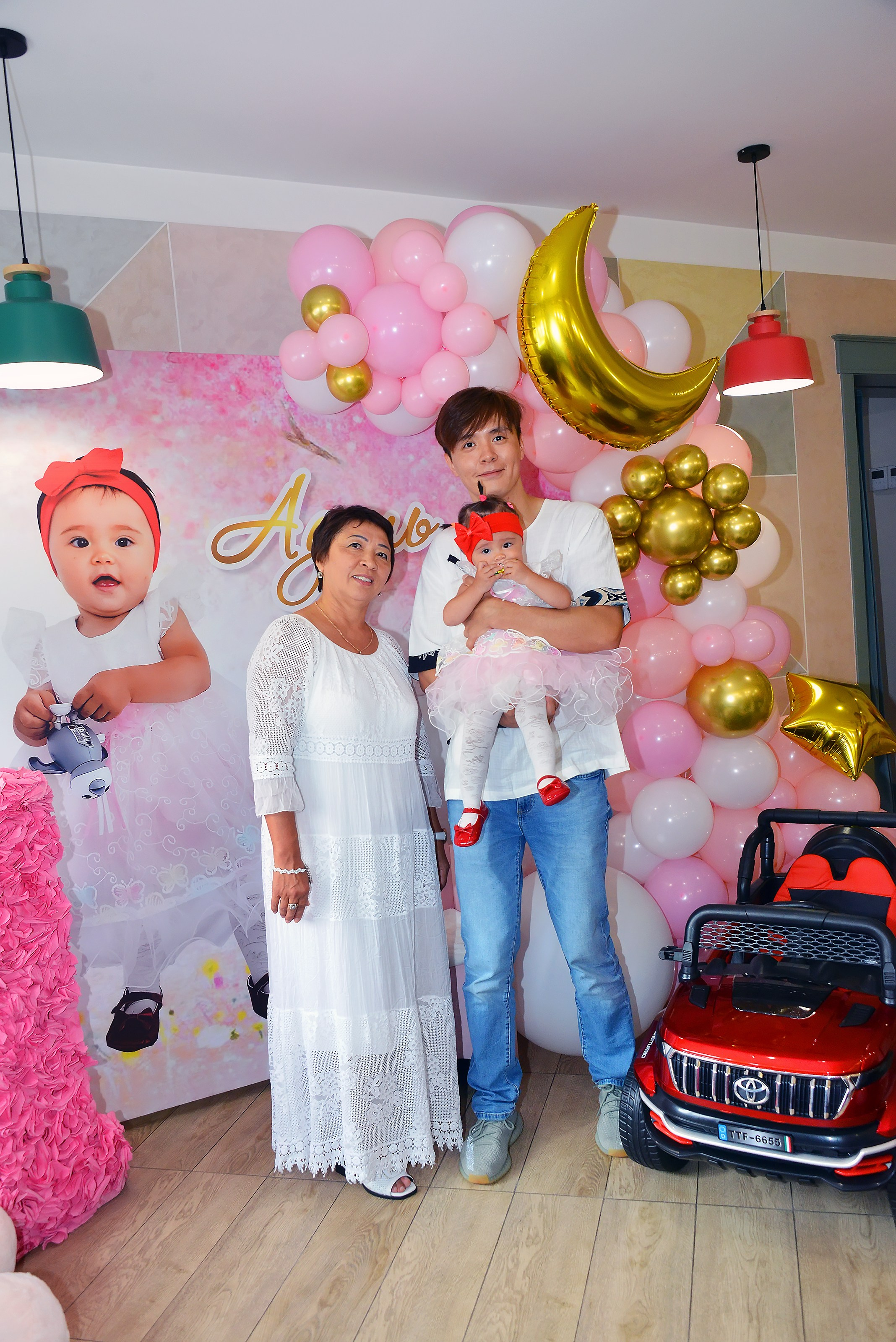 Дети-5 (Адель-1годик). Фотосъёмка. Фотограф Сергей Авдеев-семейный и детский фотограф в Алматы