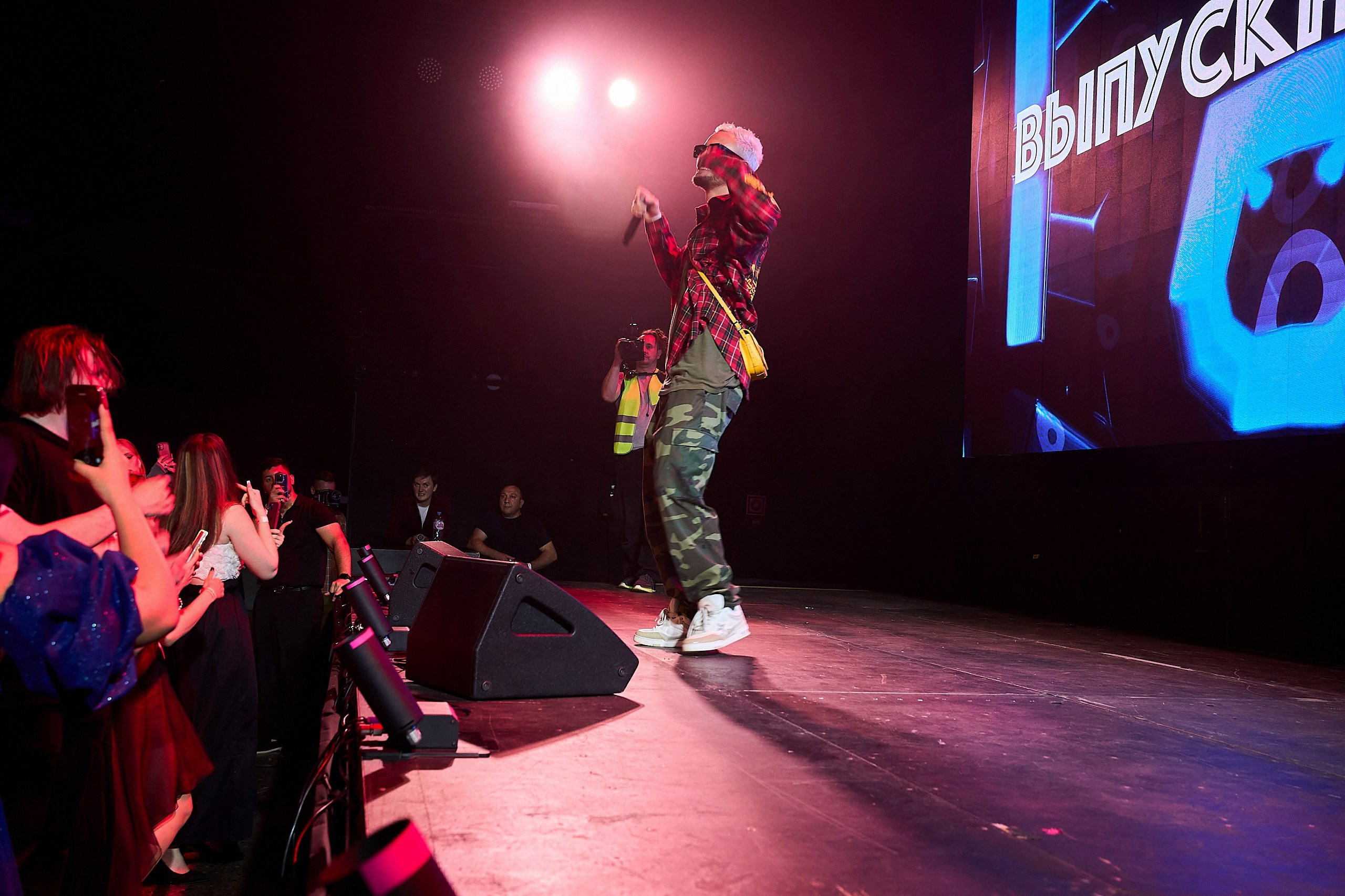 Выпускной 2024 концертный зал Академия ВТБ. Фотограф и Видеограф в Москве. Олег Корушев