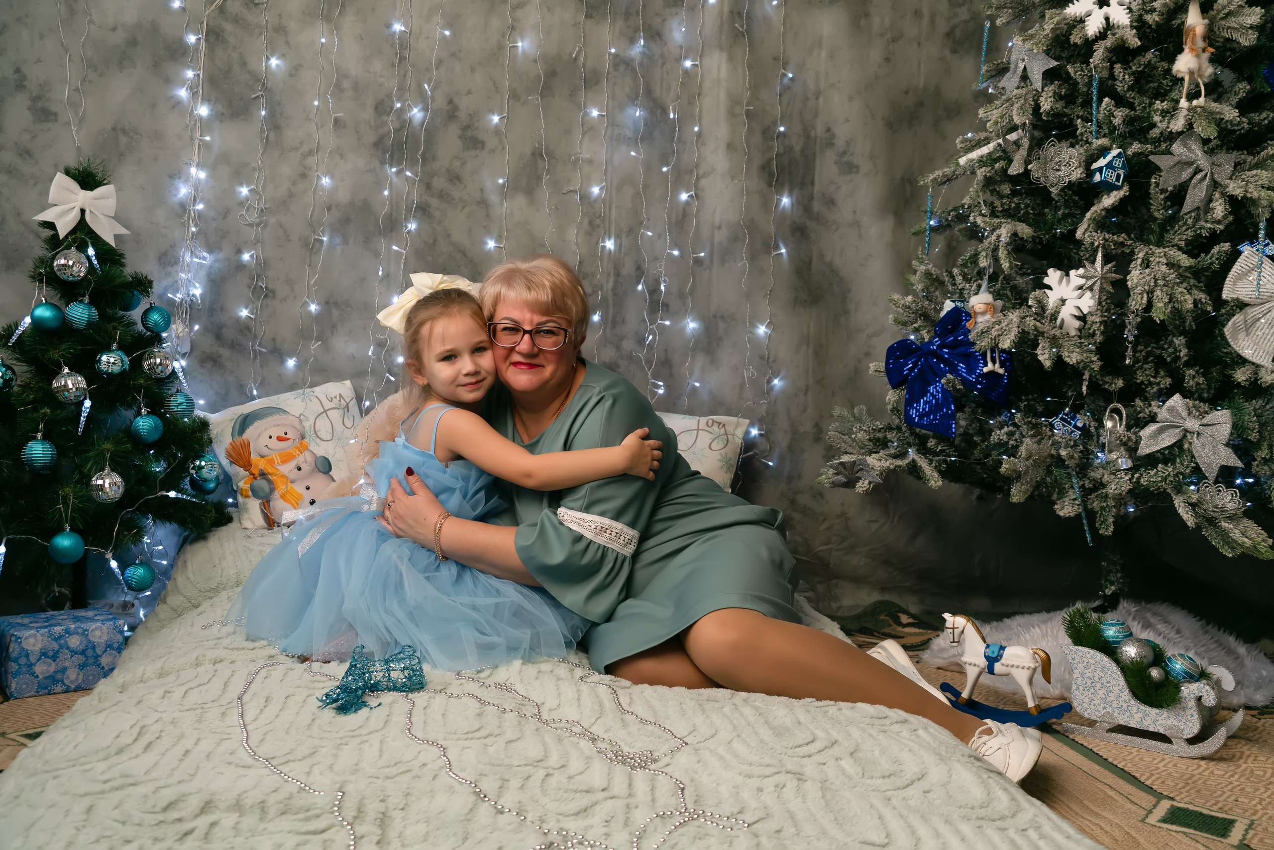 Бабушка и 2 сестренки- Новый год. Семейный и детский фотограф Тула Ясногорск Тульская область Надежда Кукушкина