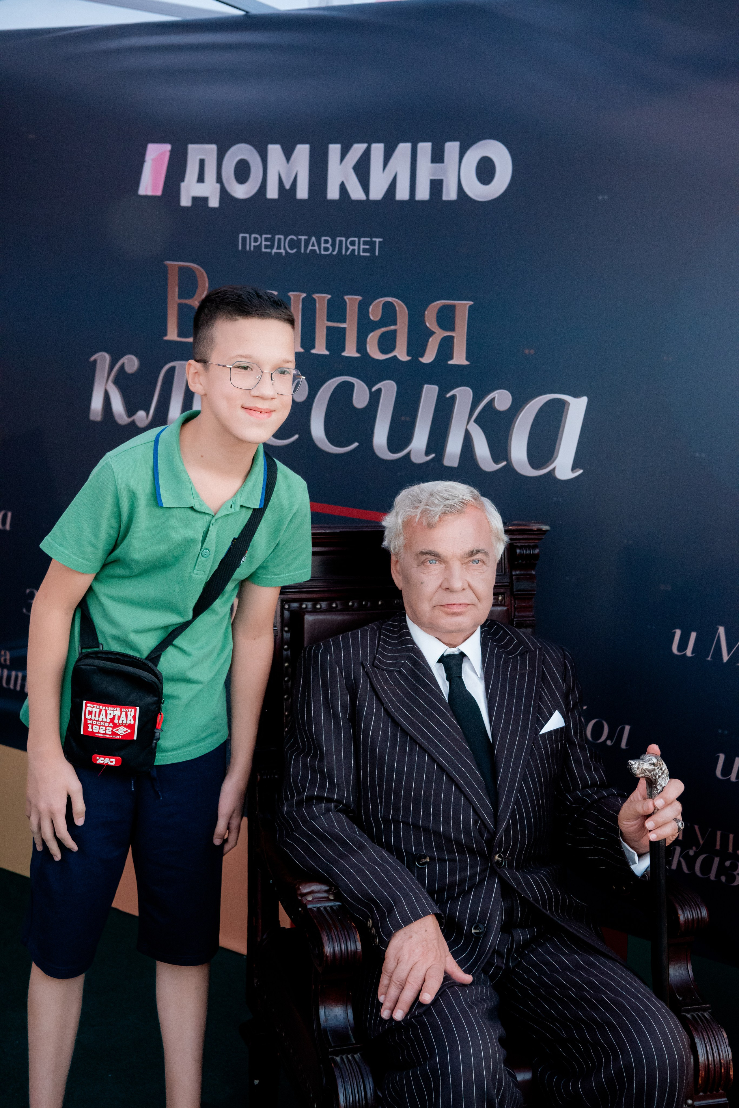 Портретные фото с артистами в палатке Триколор Дом Кинов на день города Волгоград. Фотограф в Волгограде и Волжском Александр Горбань