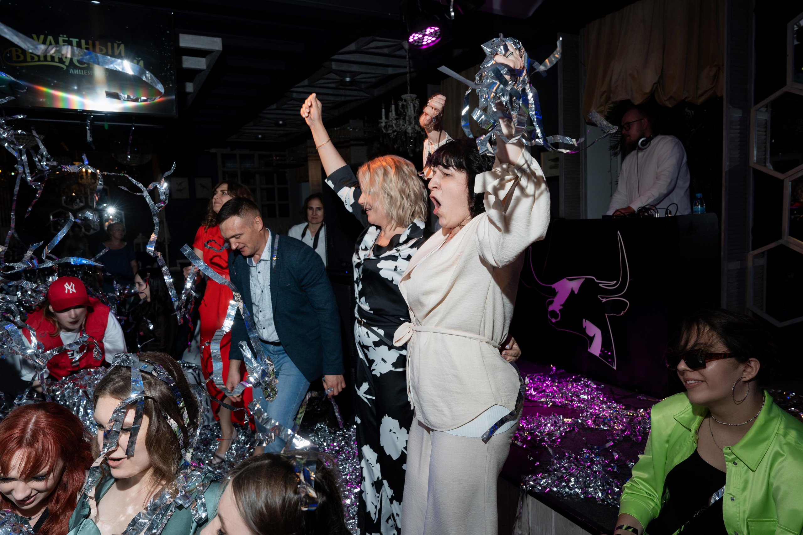 Выпускной 27 лицея. Свадебный и репортажный фотограф Элина Козырьянова