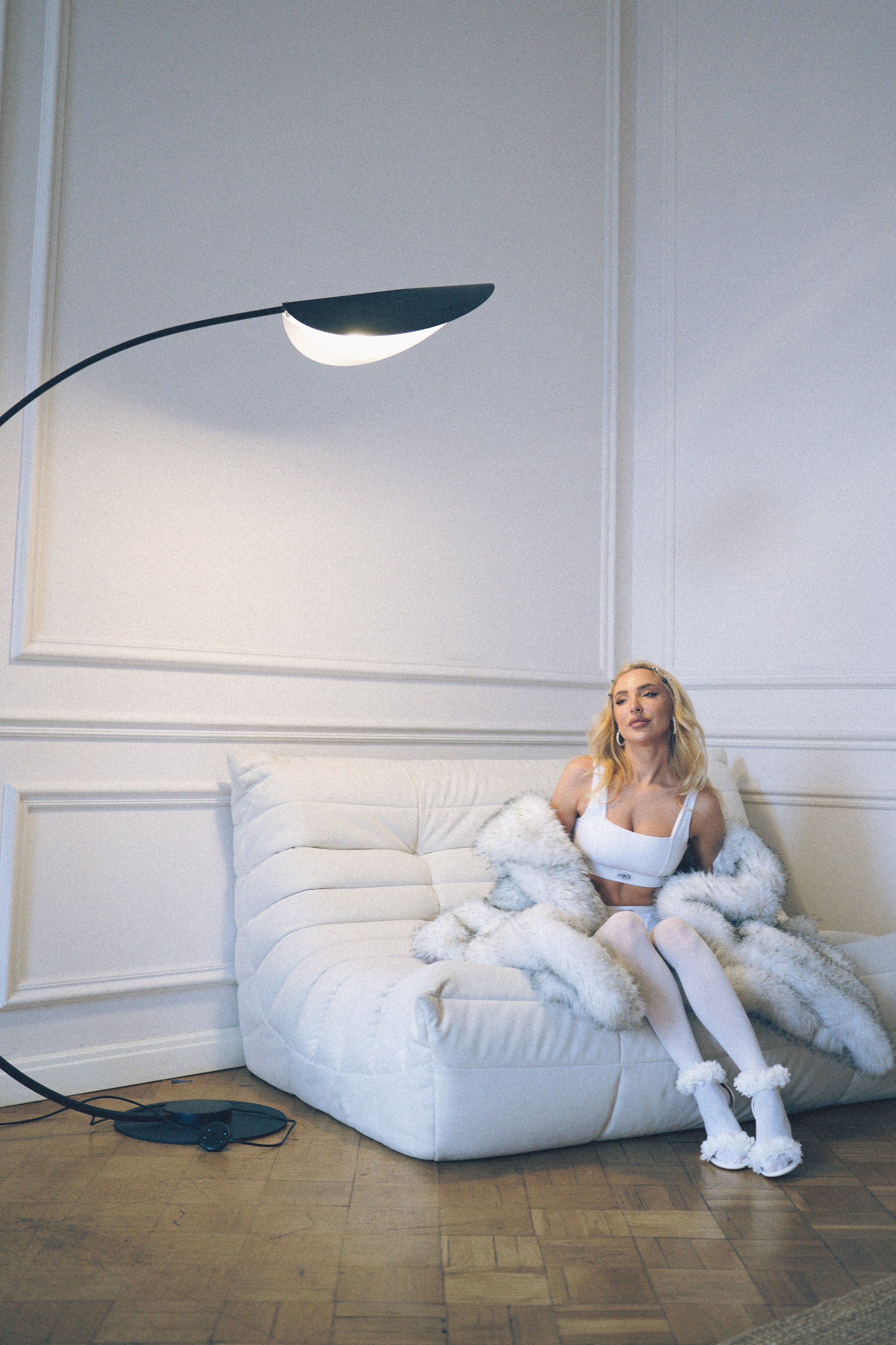 МИНИМАЛИЗМ В СТУДИИ НА ЧЕРНЫШЕВСКОЙ В СТУДИИ С БАЛКОНОМ. Профессиональный фотограф, Санкт-Петербург — Виктория Богомолова