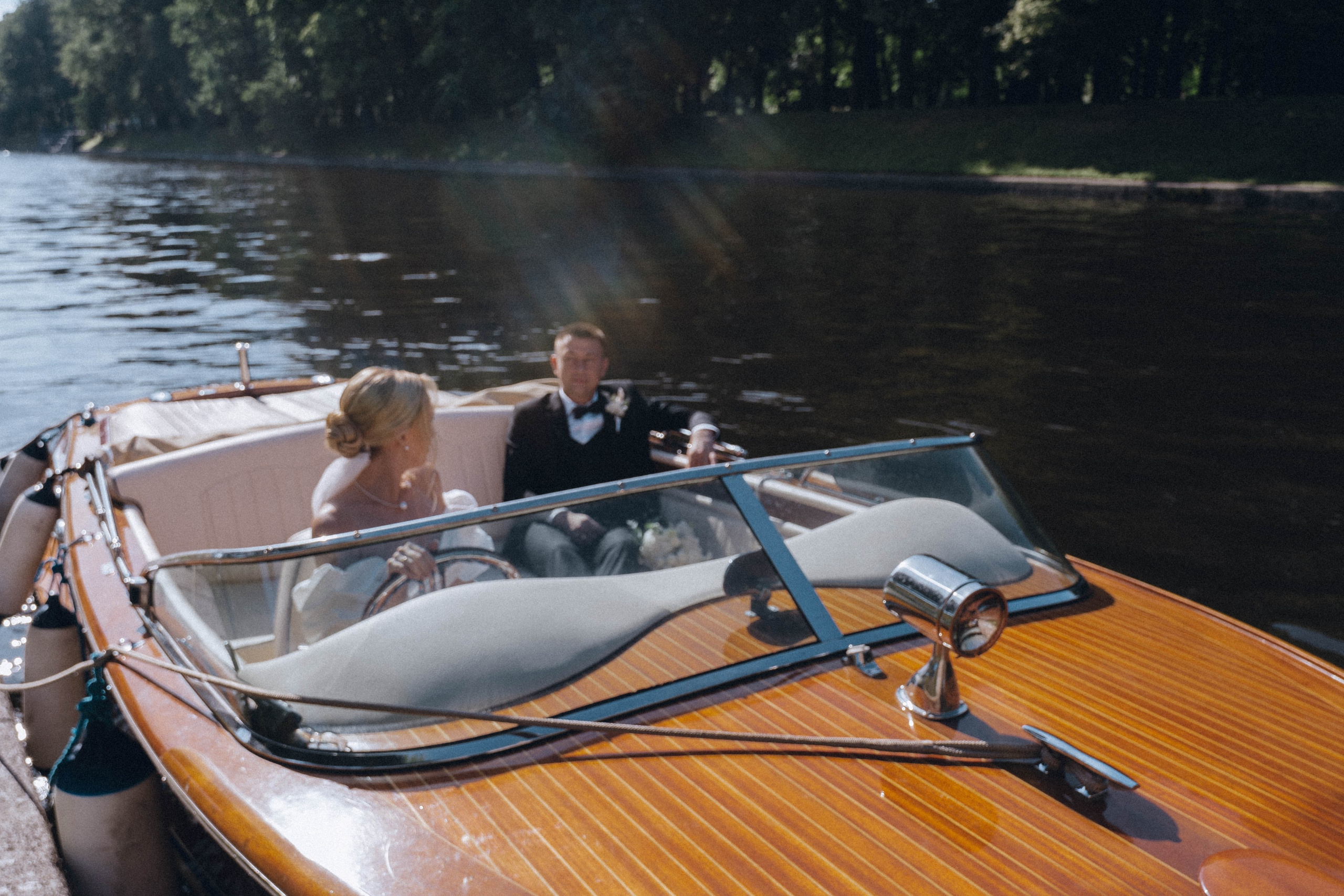 СВАДЕНБНАЯ СЬЕМКА НА КАТЕРЕ ПО КАНАЛАМ САНКТ-ПЕТЕРБУРГА И В АКВАТОРИИ НЕВЫ. Профессиональный фотограф, Санкт-Петербург — Виктория Богомолова