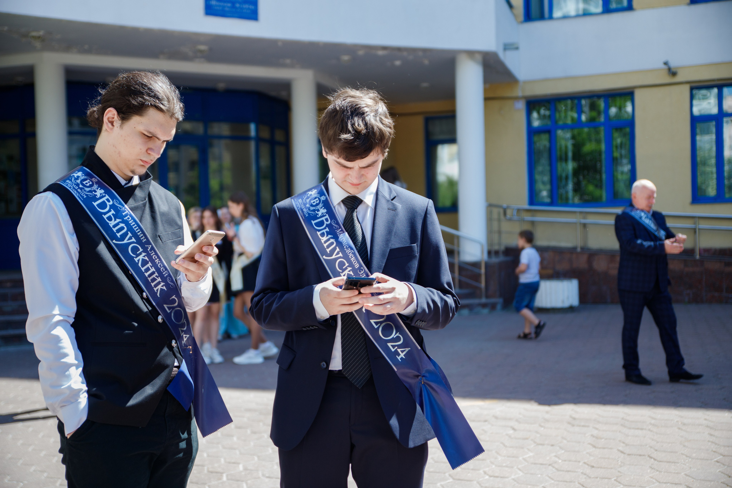 Репортажная съемка с Последнего звонка в школе в Москве. Семейный и школьный фотограф в Москве Анна Ткач