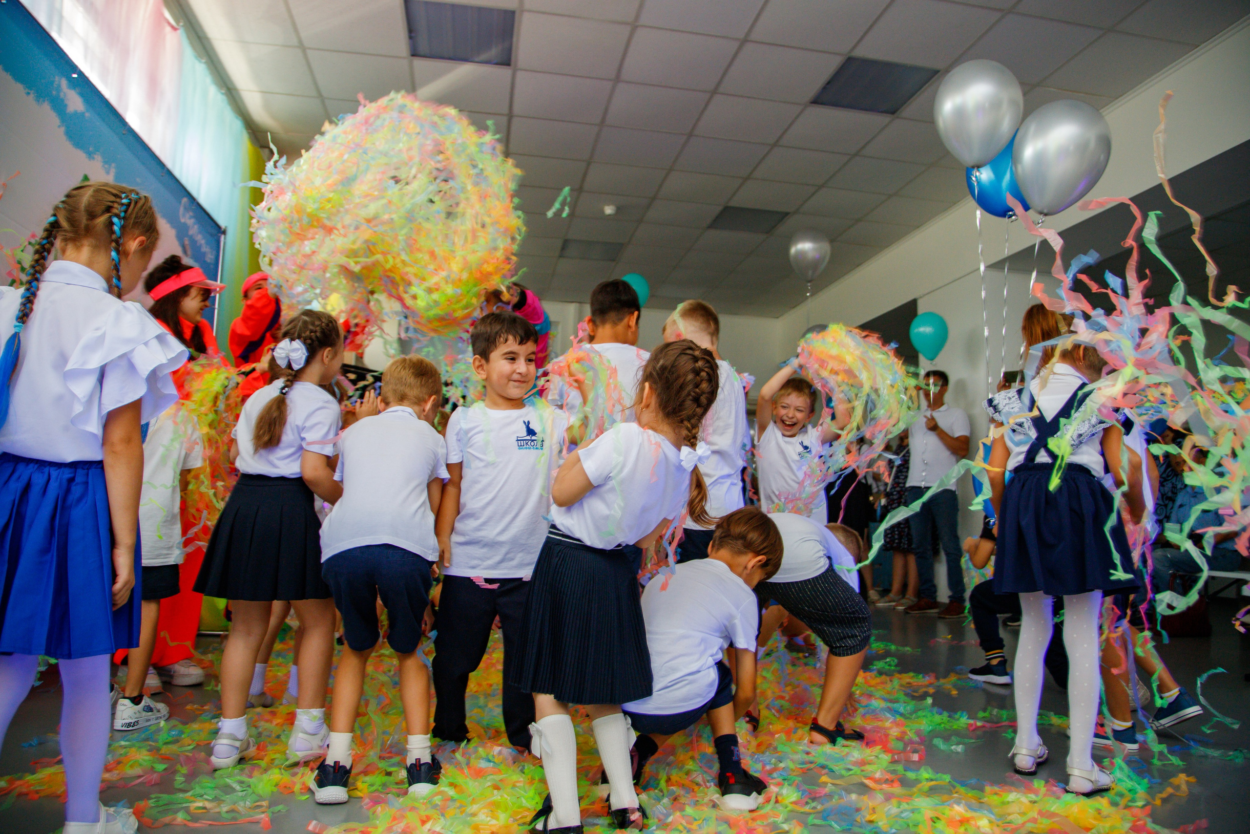 Репортажная съемка праздника знаний в школе. Семейный и школьный фотограф в Москве Анна Ткач