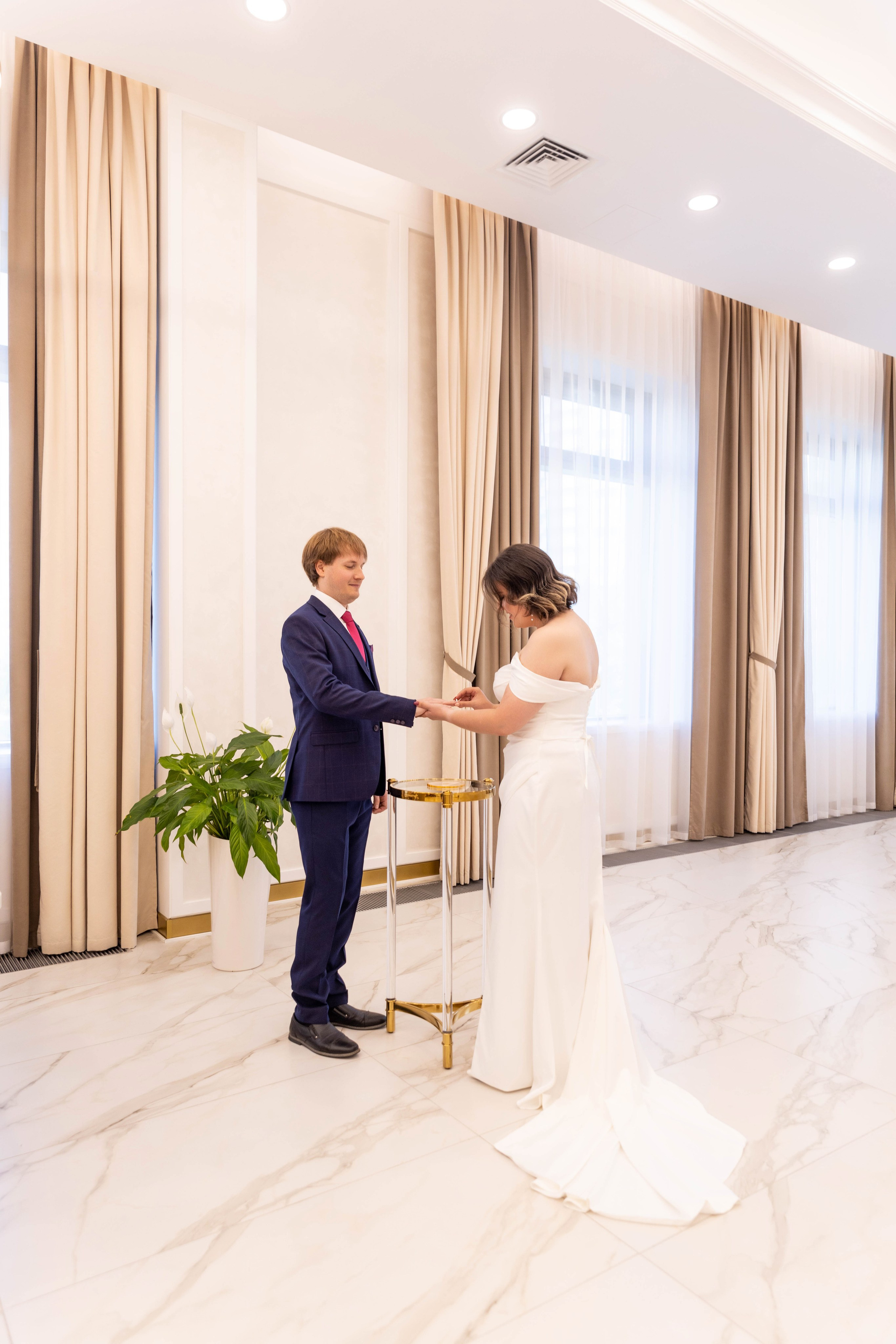 Свадебный день в Москве. Свадебный фотограф Александра Мяскова