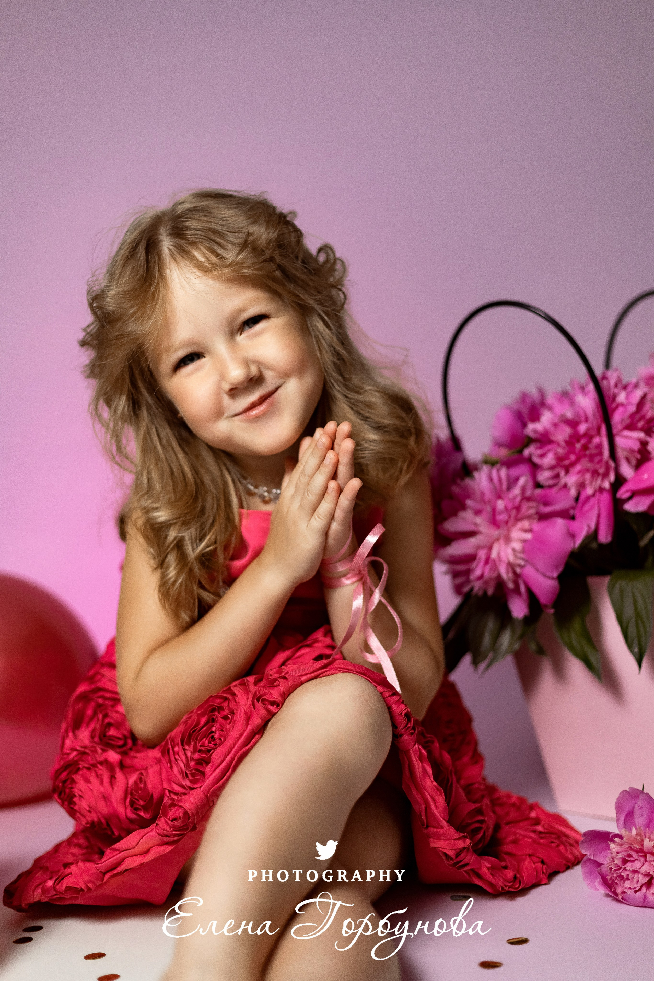 «Модница в розовом» В моей студии. Вероника и Александра. 2024. Фотограф Пермь. Свадьбы. Семья и дети, школа, д. сад. Фотокниги