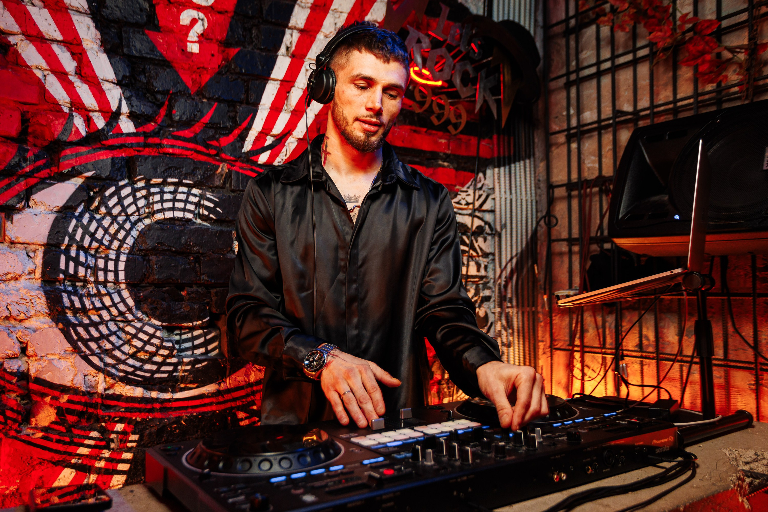 Happy Valentine's day_Пьяный Плющ_Симферополь_14.02.2025. Аминов Руслан | Фотограф