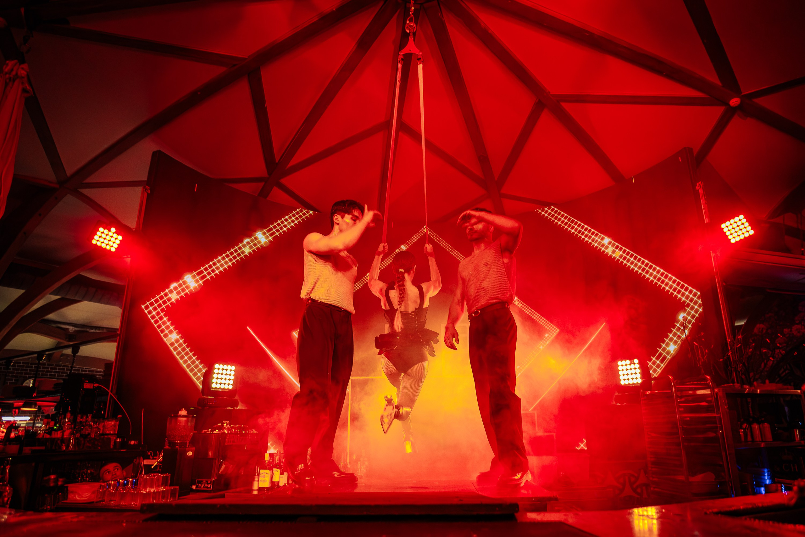 PTIZZA SHOW. Gold & Black in Ptizza Bar_Ялта_6.07.2025. Аминов Руслан | Фотограф