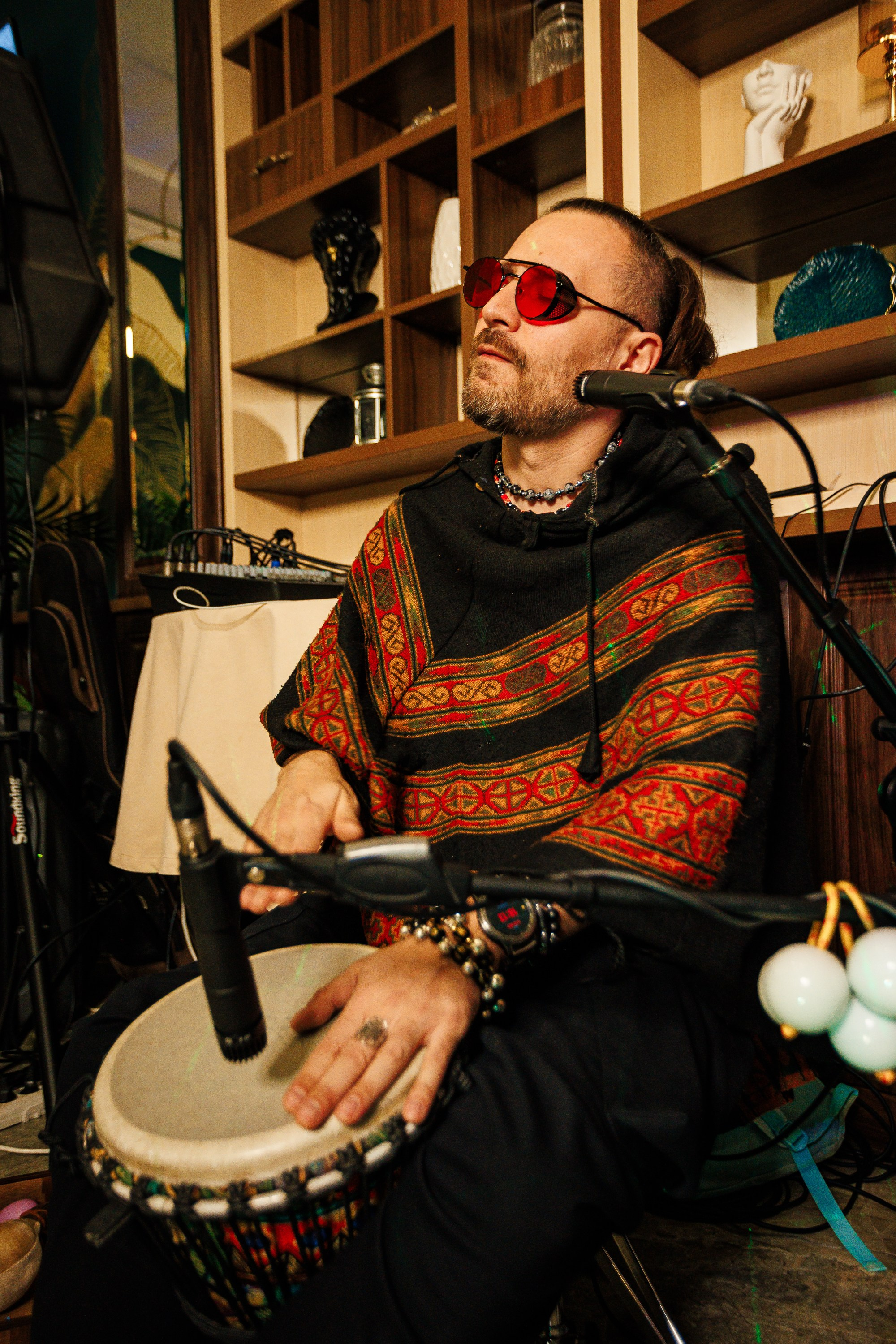 Музыкальные вечера. Квартирник. Александр Конецкий_Чистые пруды_Симферополь_16.02.2025. Аминов Руслан | Фотограф