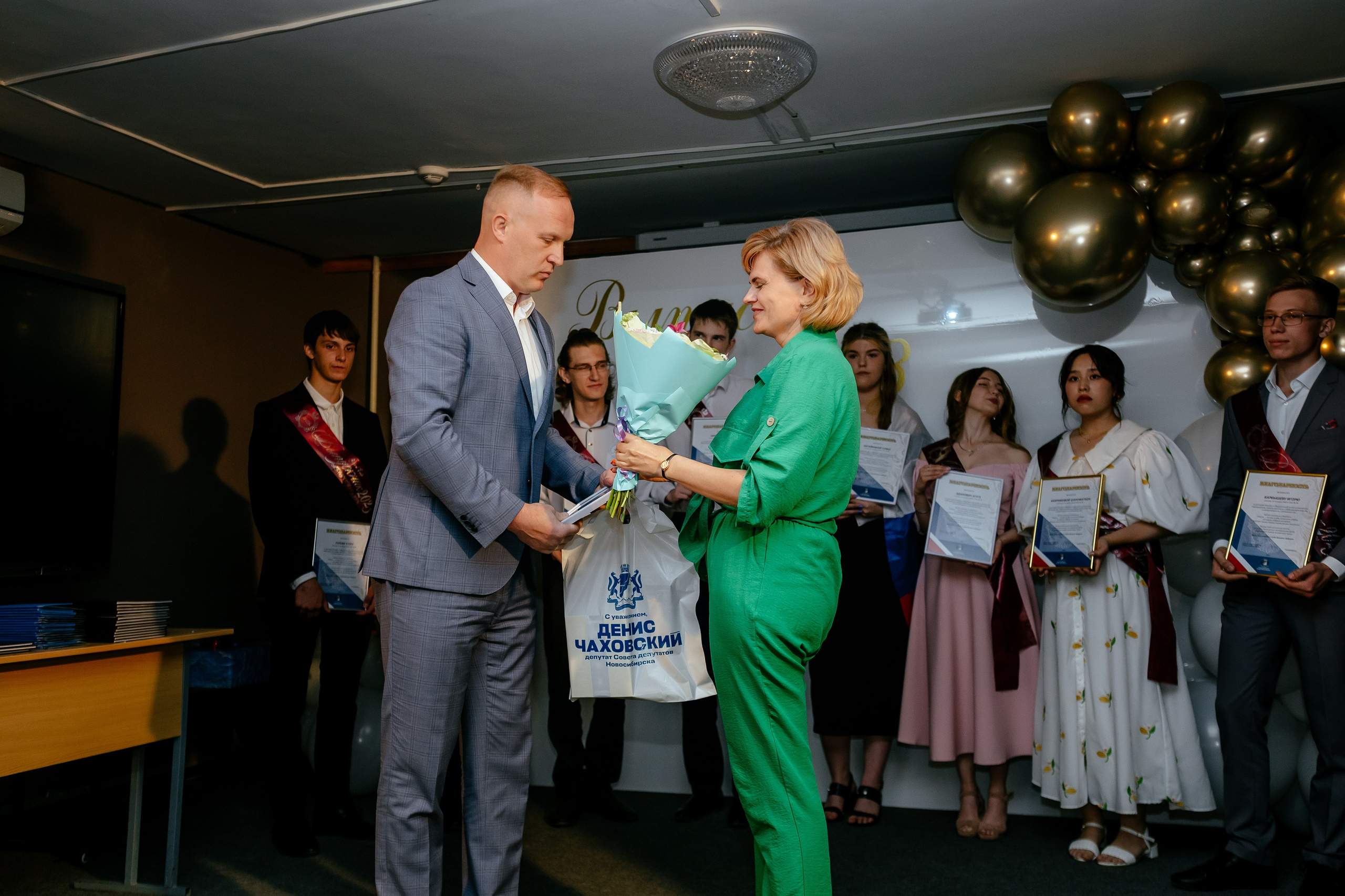 Вручение аттестатов. Семейный фотограф в Новосибирске Екатерина Сафронова