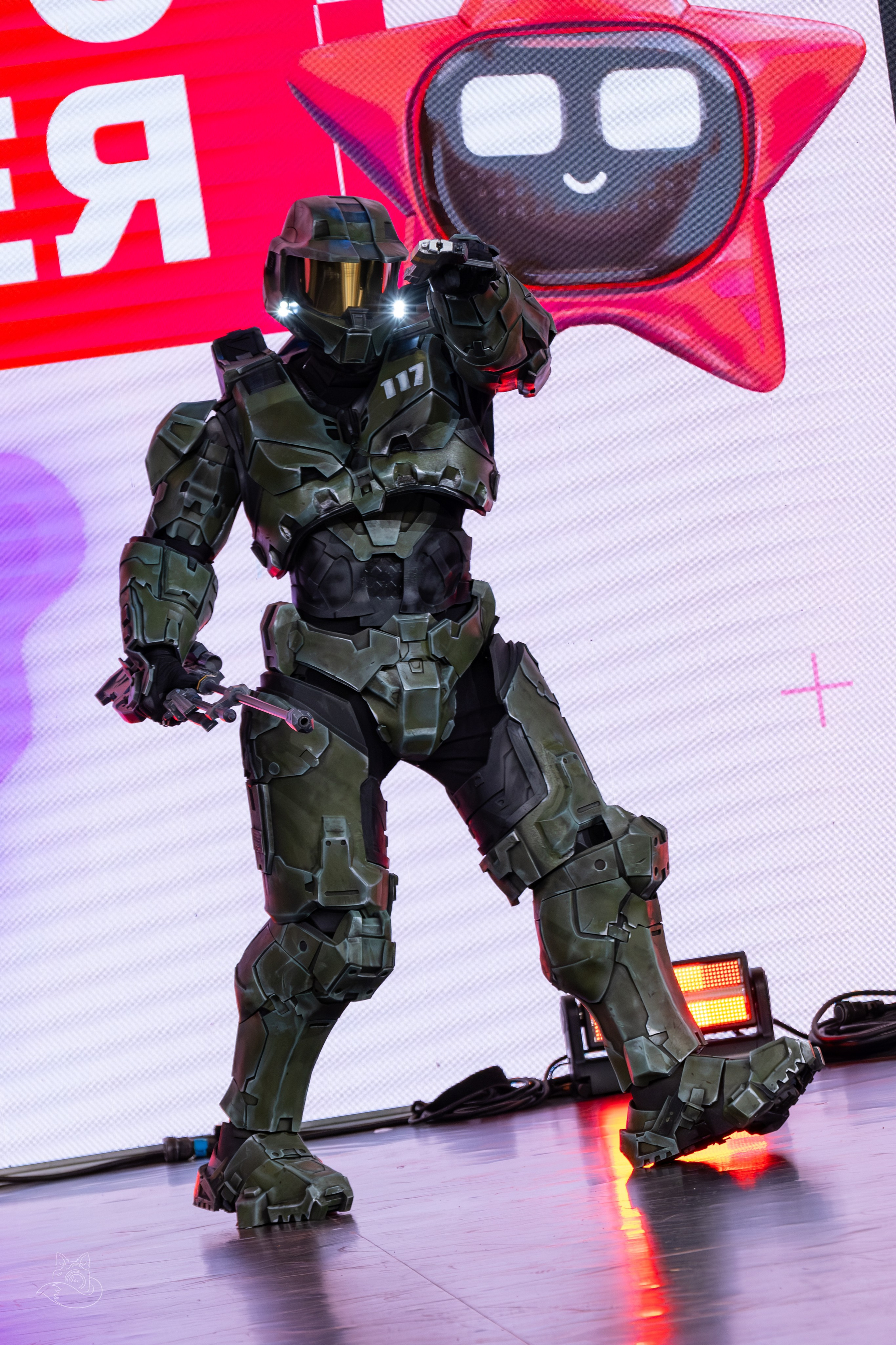 Сцена РЭД ЭКСПО 2024. Косплей фотограф