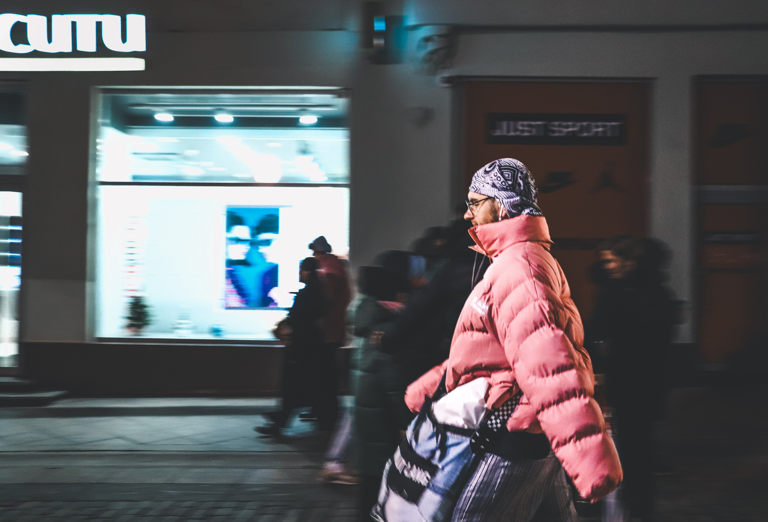 Вечер. Фотограф репортажей и стритфотосессий в Москве Людмила Смирнова