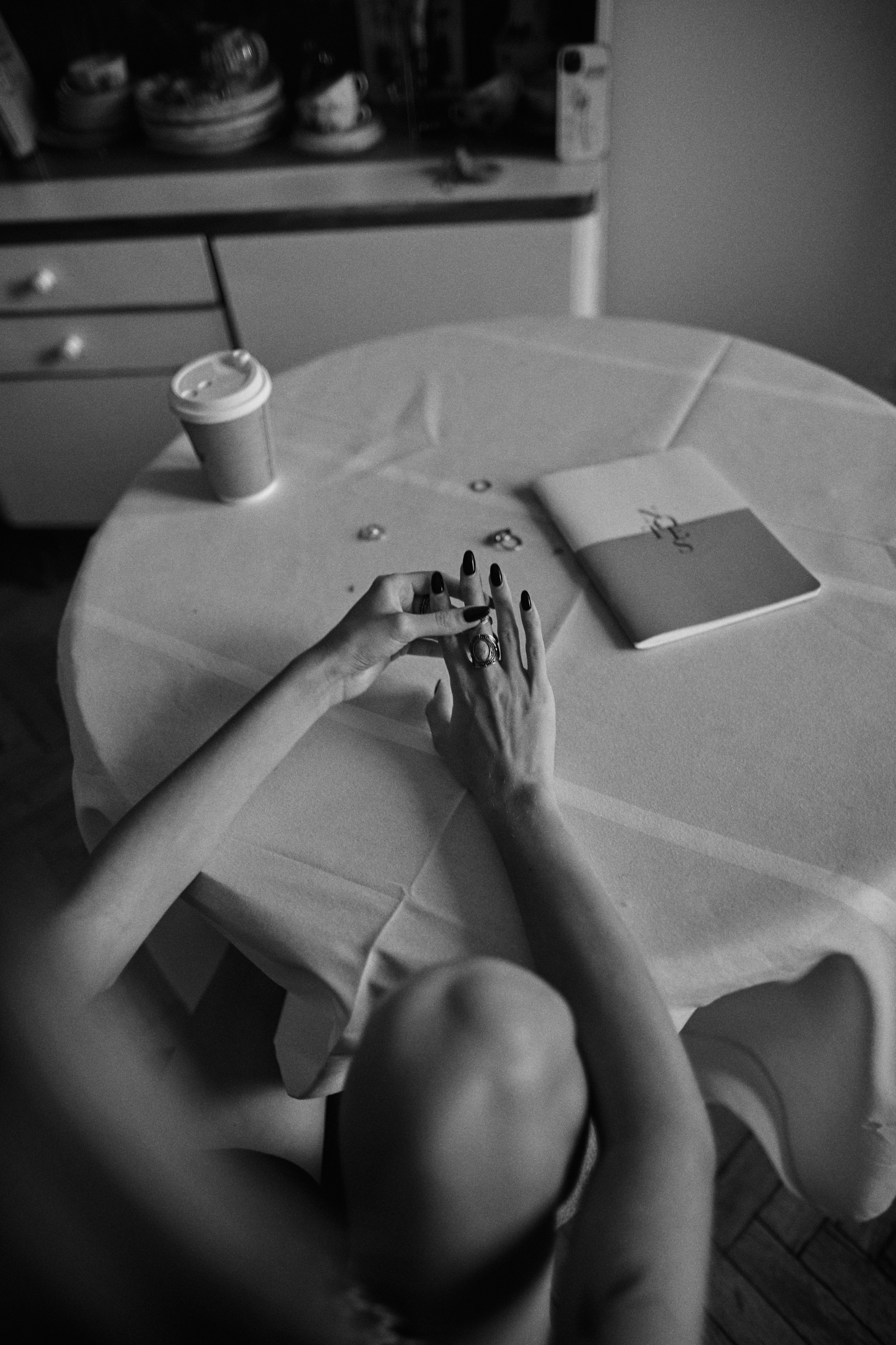 Смм специалист. Женский и контент фотограф в Москве