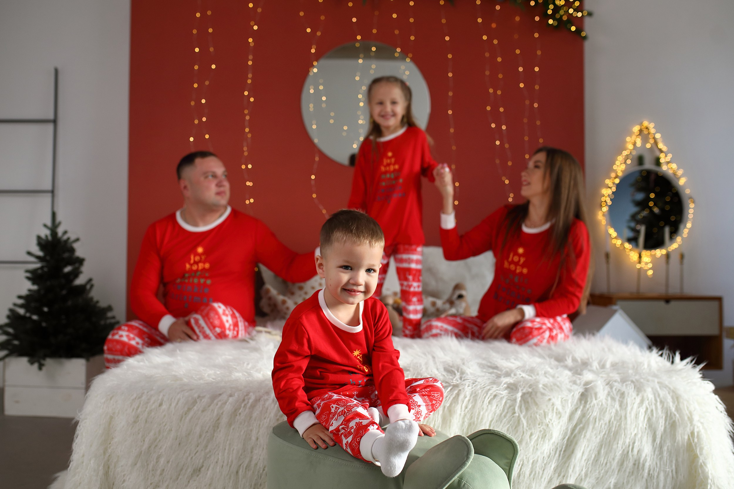 Семейные новогодние фотосессии. Свадебный и семейный фотограф и видеограф в Екатеринбурге Полянские Тимур и Анастасия
