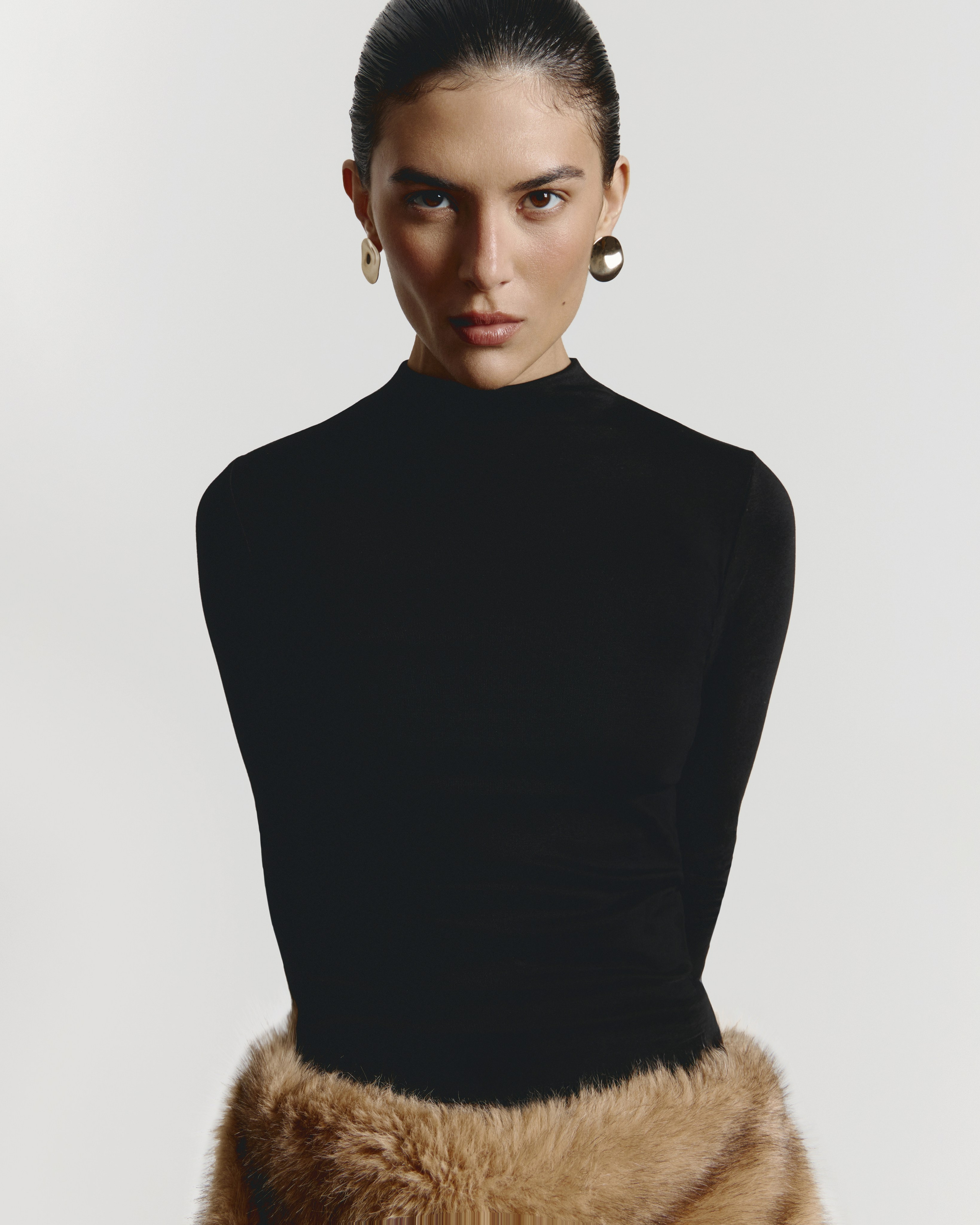 Diana. Fashion and model test photographer based in Dubai and Abu-Dhabi