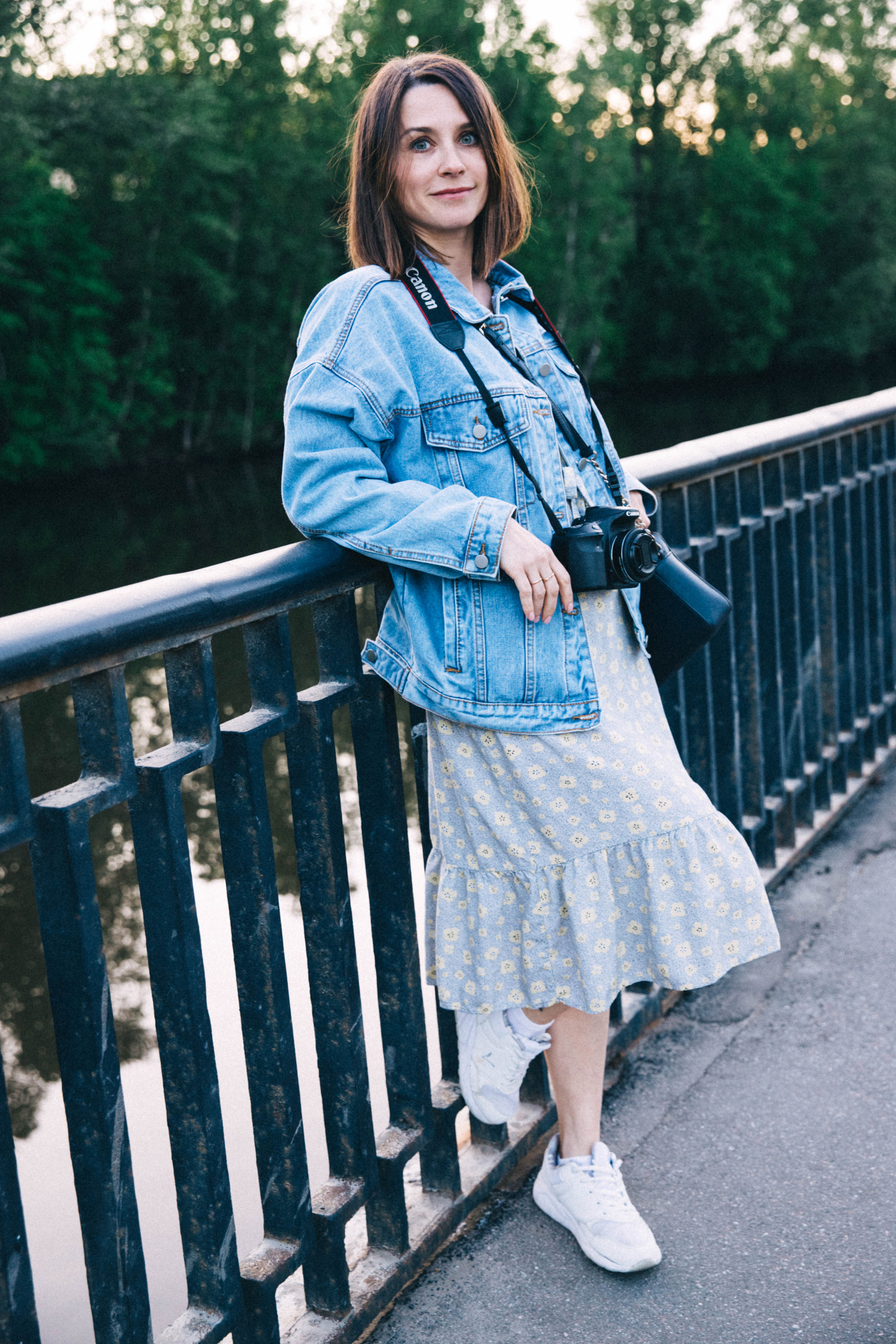 Фотосесия в цветущей яблоне. Свадебный и семейный фотограф в Санкт-Петербурге Лолита Евстифеева