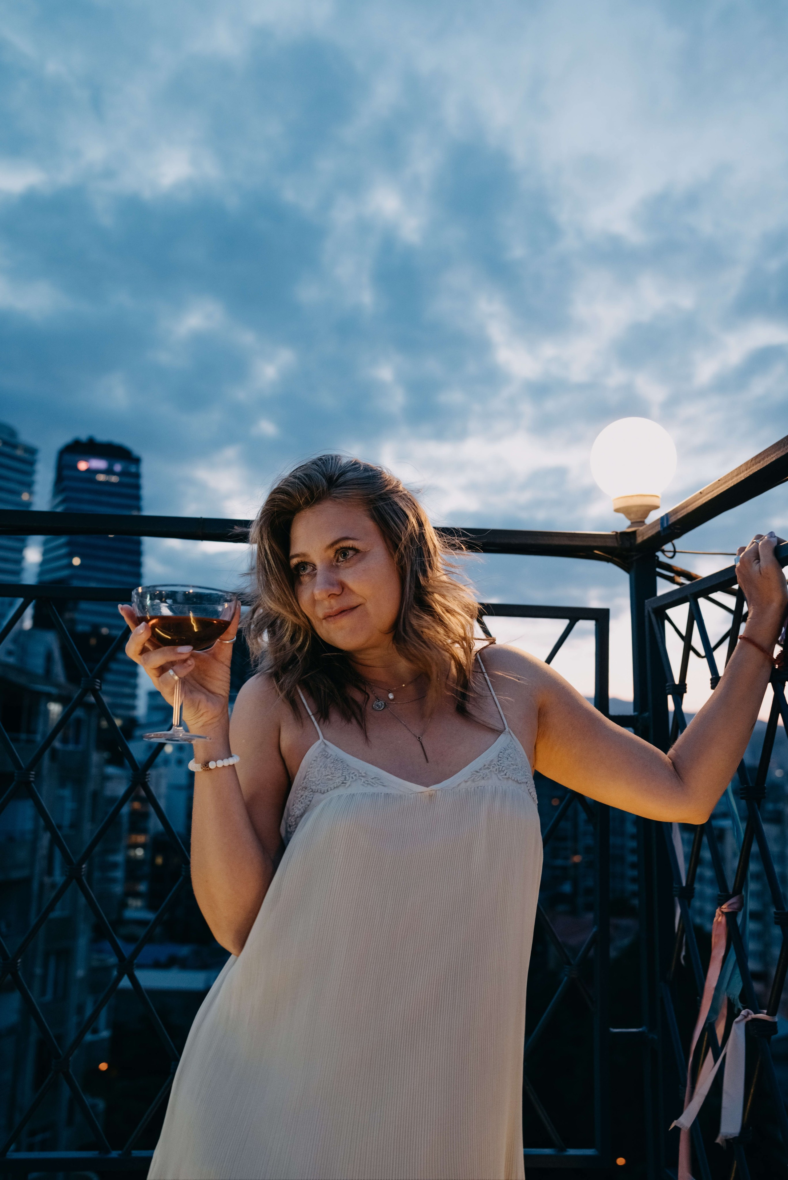 Вечеринка на крыше. Портретный и свадебный фотограф в Тбилиси • xeniqo