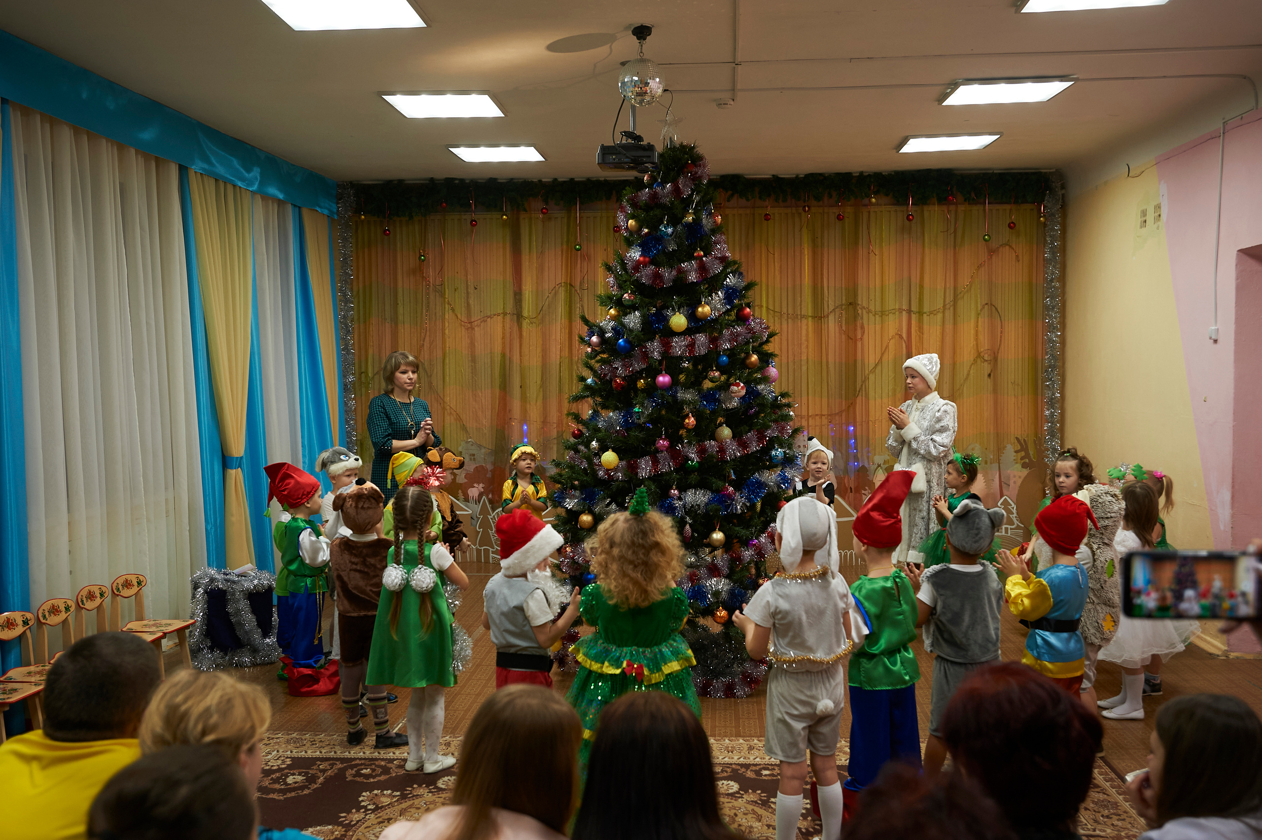 Новый год в МАДОУ 527. Фото и жизнь