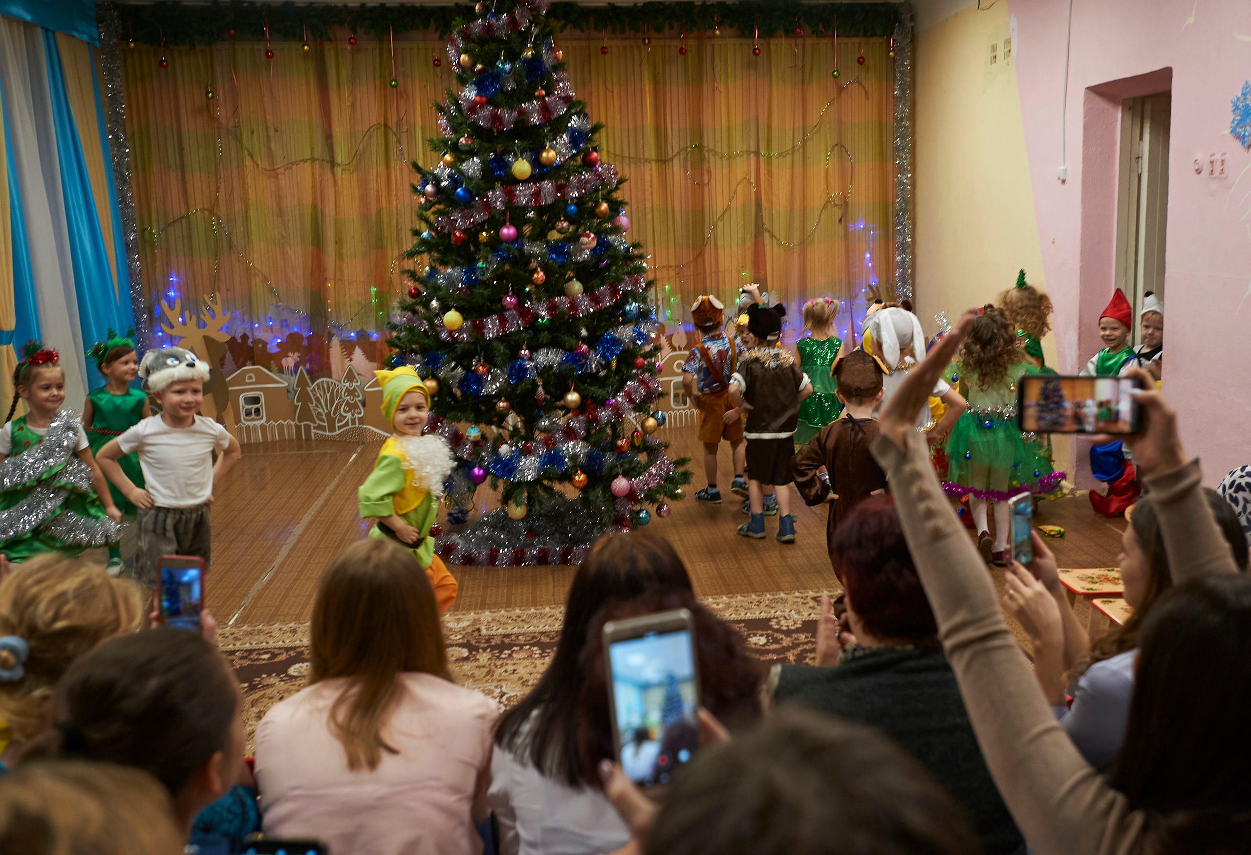 Новый год в МАДОУ 527. Фото и жизнь