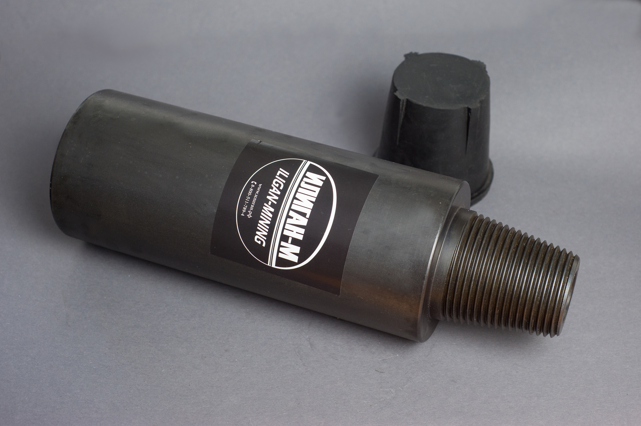 Буровое оборудованеие коронки и переходники, фон от серого до прозрачного. Фото и жизнь